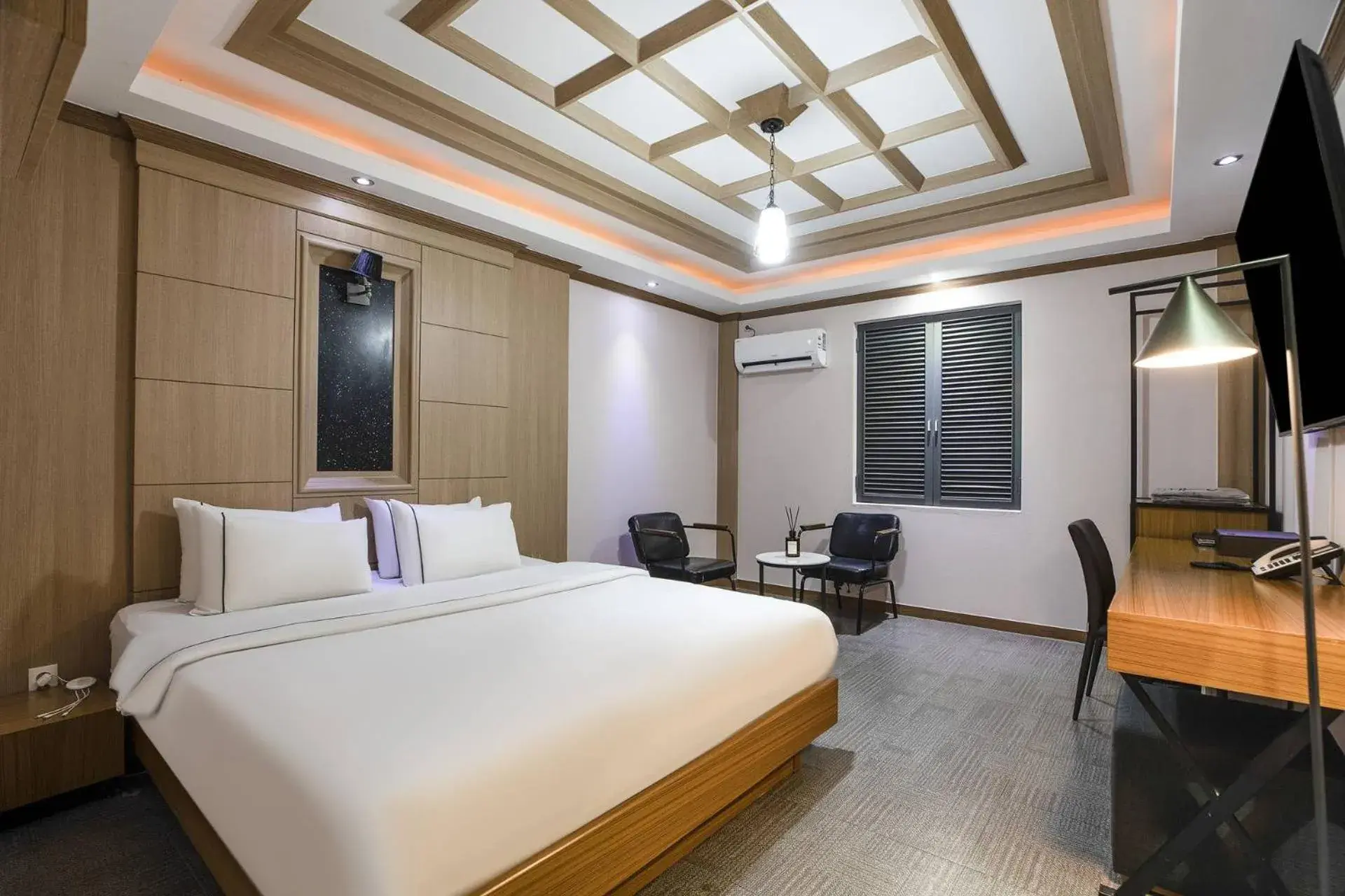 Standard Double Room in Central Plaza Hotel Standard Double Room in Central Plaza Hotel