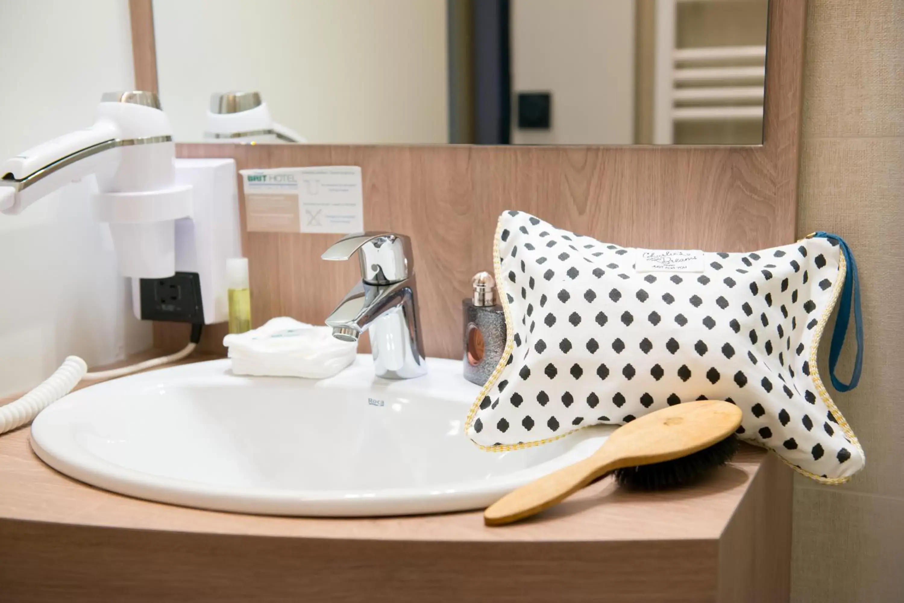 Double Room in Brit Hotel Brest Le Relecq Kerhuon Double Room in Brit Hotel Brest Le Relecq Kerhuon