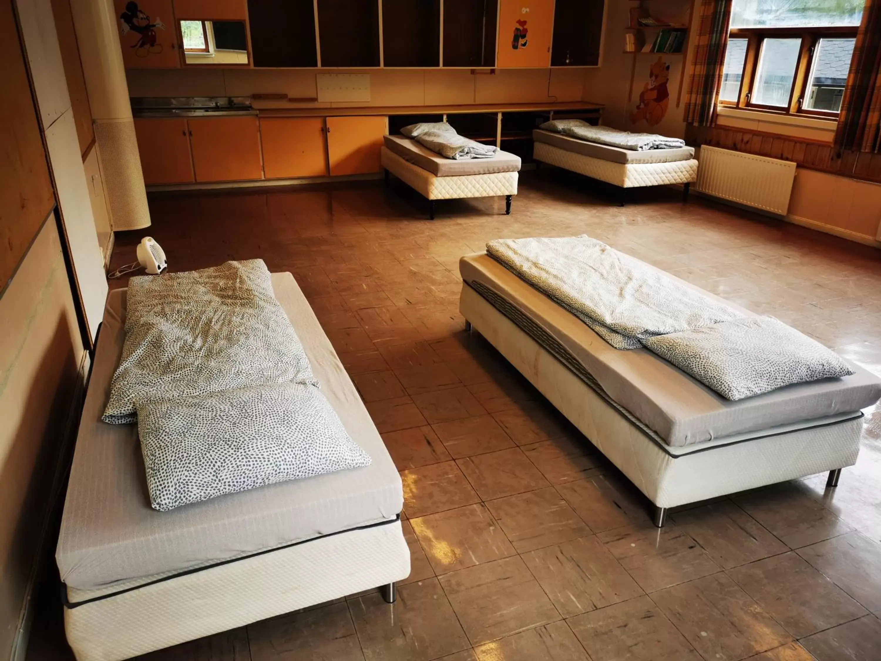 Quadruple Room with Garden View in Brufjell Hostel & Parking Quadruple Room with Garden View in Brufjell Hostel & Parking