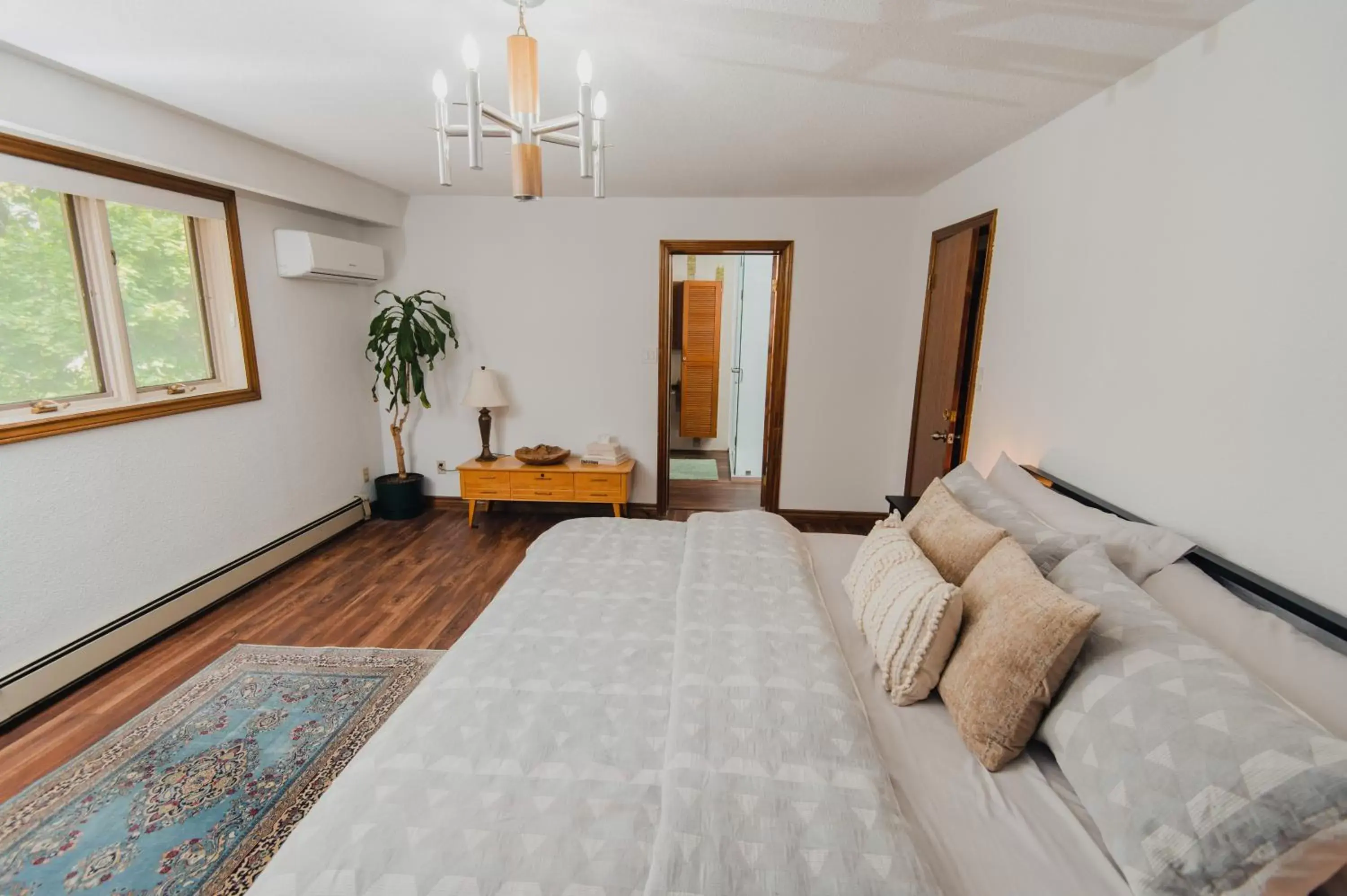 Standard King Room in Servus Stratford Standard King Room in Servus Stratford