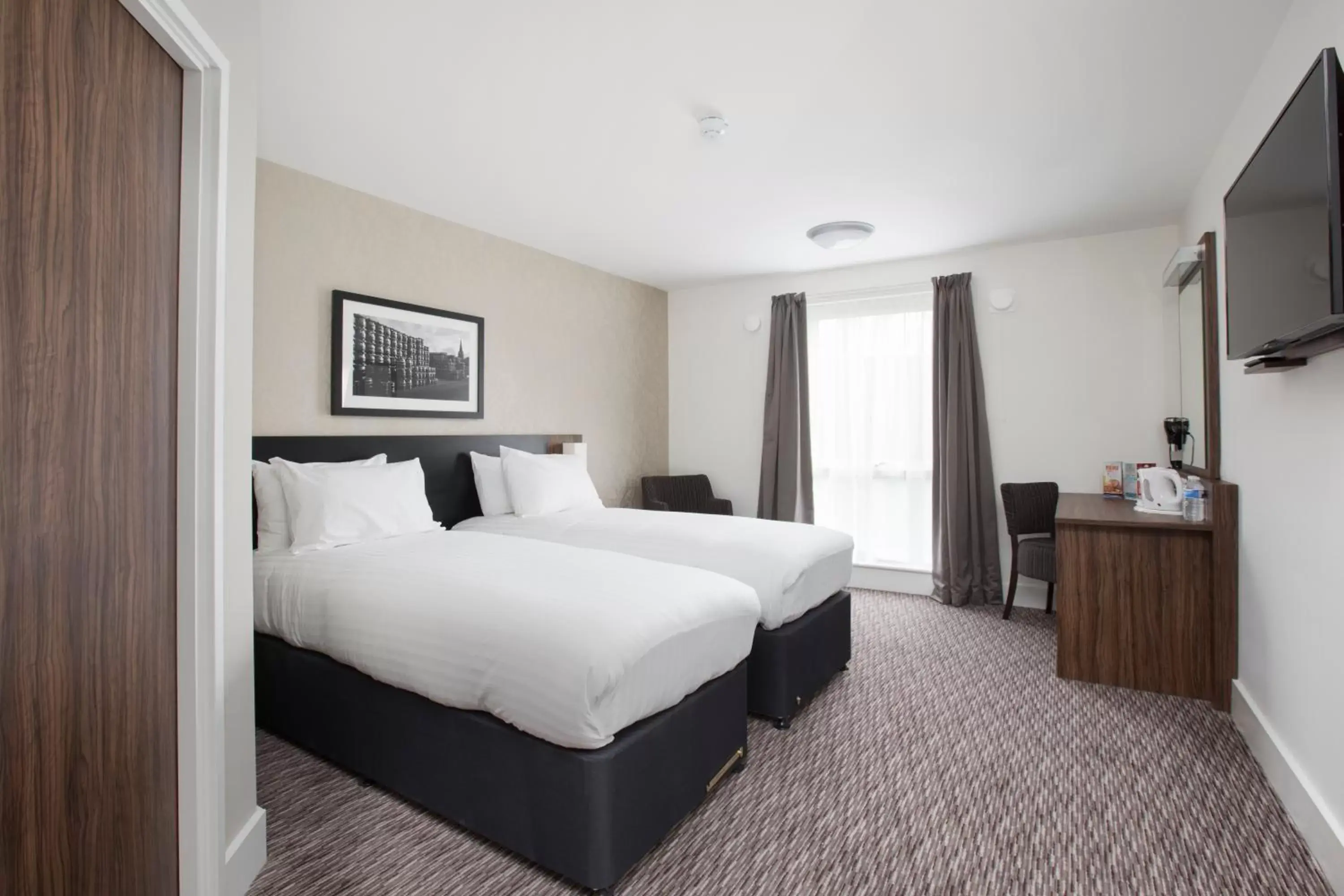 Double or Twin Room - Disability Access in Spring River Ebbsfleet by Marston's Inns Double or Twin Room - Disability Access in Spring River Ebbsfleet by Marston's Inns