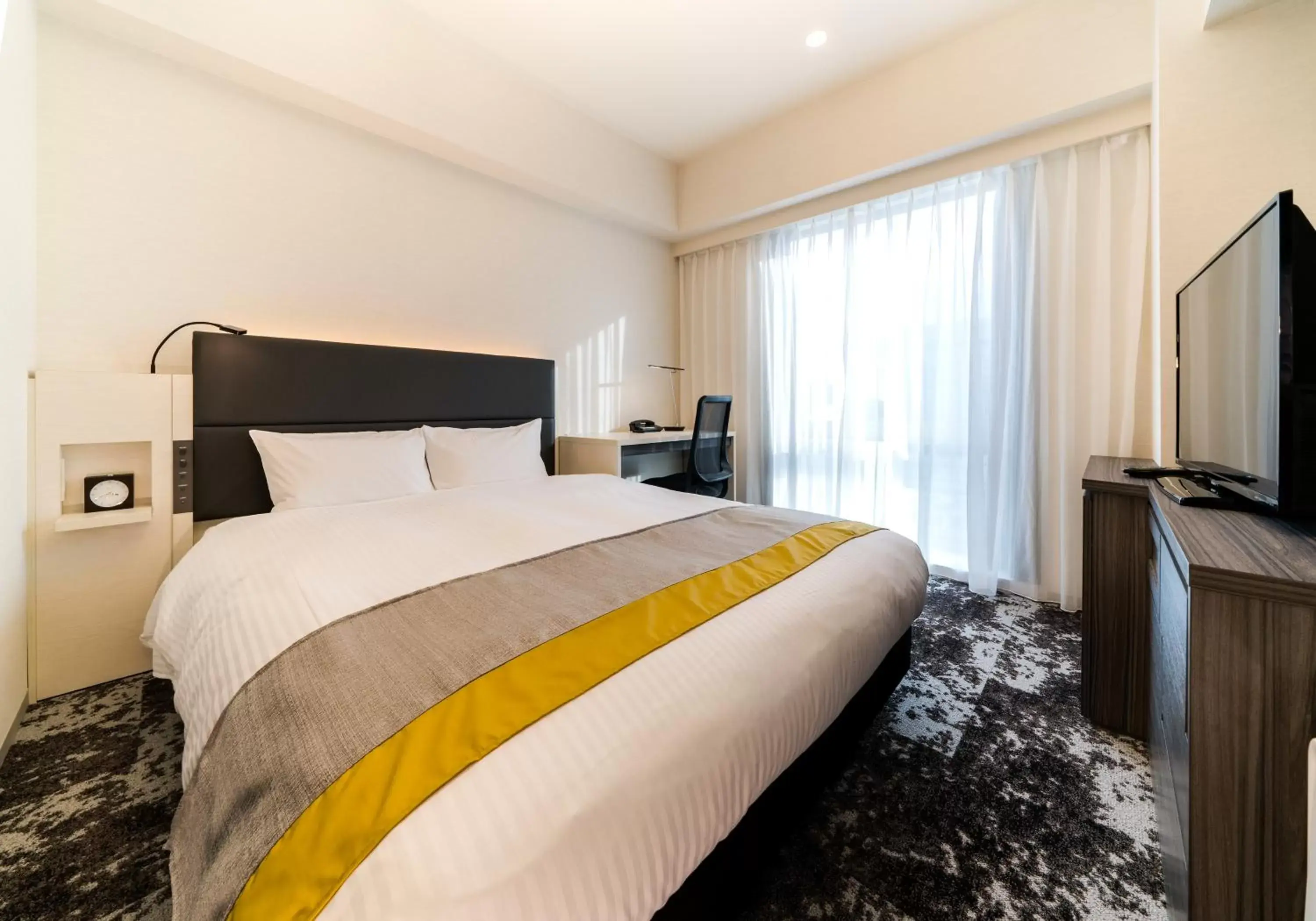 Standard Double Room - Smoking in Daiwa Roynet Hotel Himeji Standard Double Room - Smoking in Daiwa Roynet Hotel Himeji