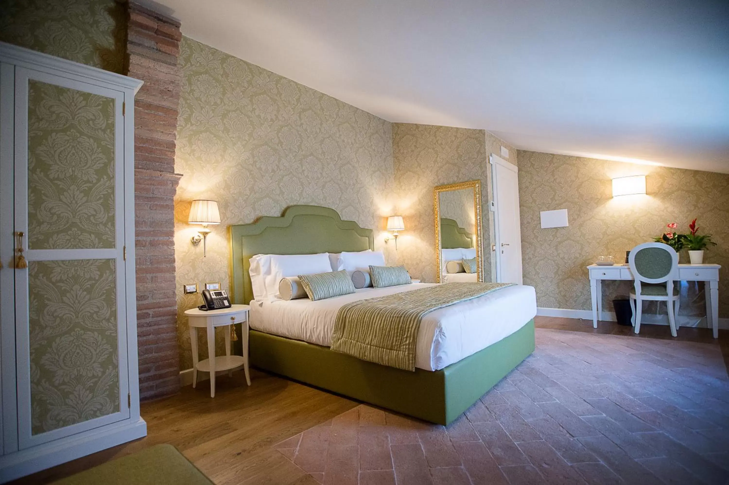 Superior King Suite in San Gemini Palace Superior King Suite in San Gemini Palace