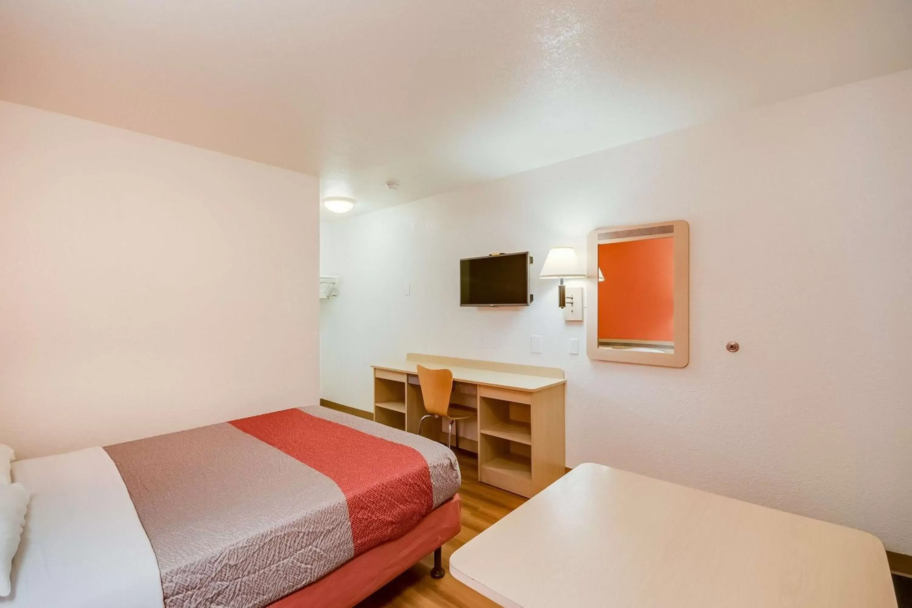 Queen Room in Motel 6-Bellingham, WA Queen Room in Motel 6-Bellingham, WA