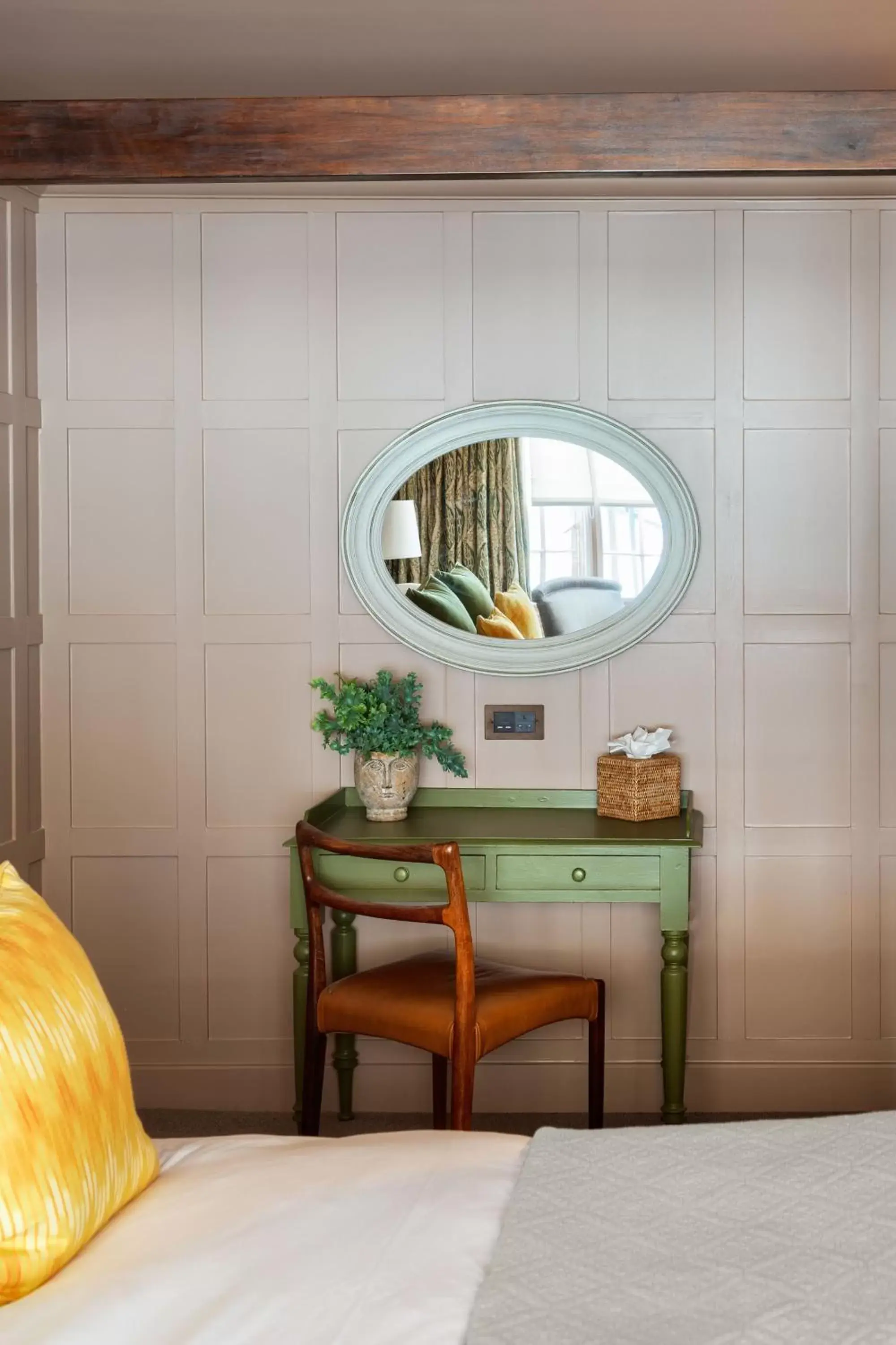 Superior King Room in The Falstaff in Canterbury Superior King Room in The Falstaff in Canterbury