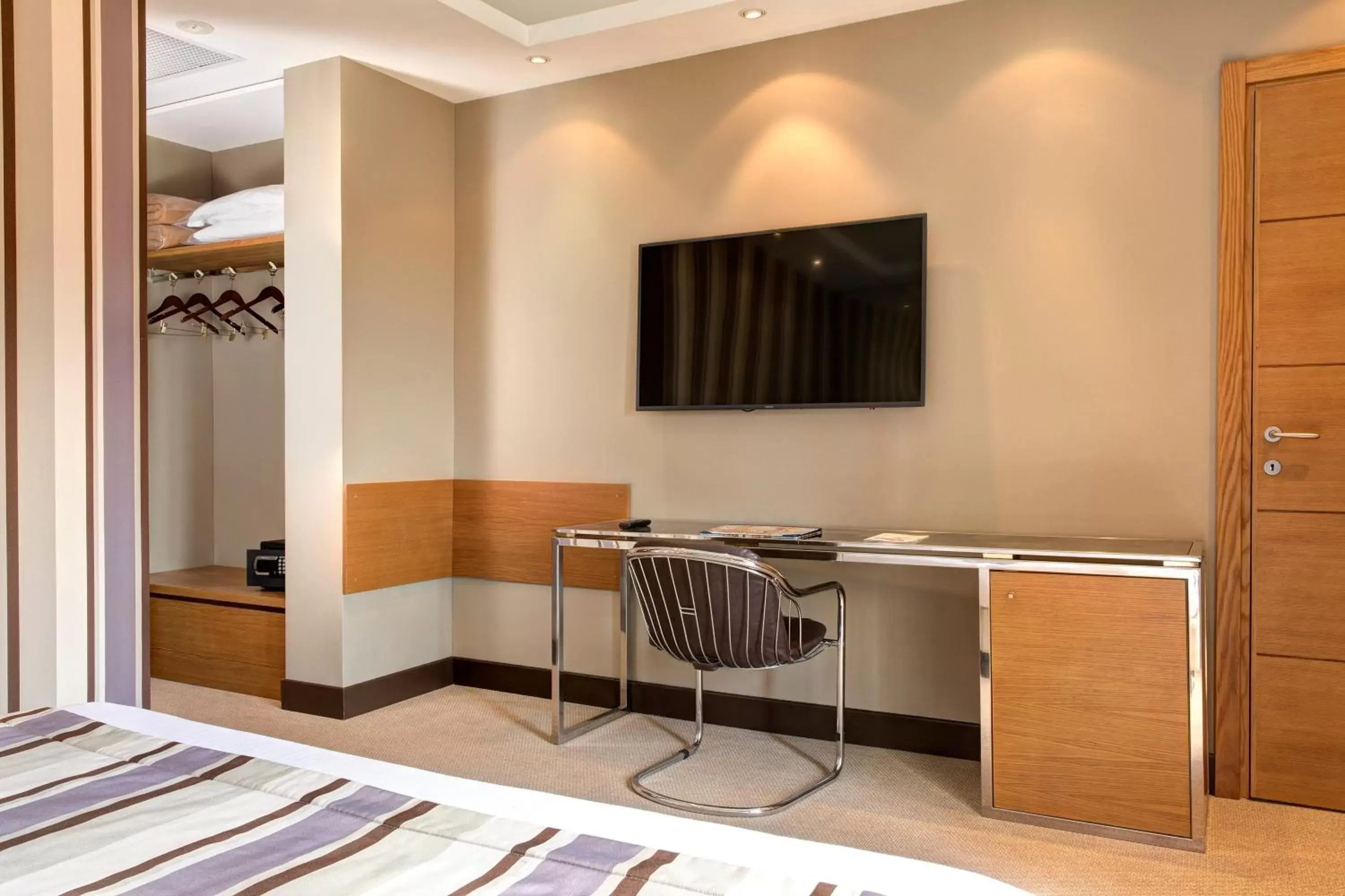 Superior Double or Twin Room in Marcella Royal Hotel - Rooftop Garden Superior Double or Twin Room in Marcella Royal Hotel - Rooftop Garden