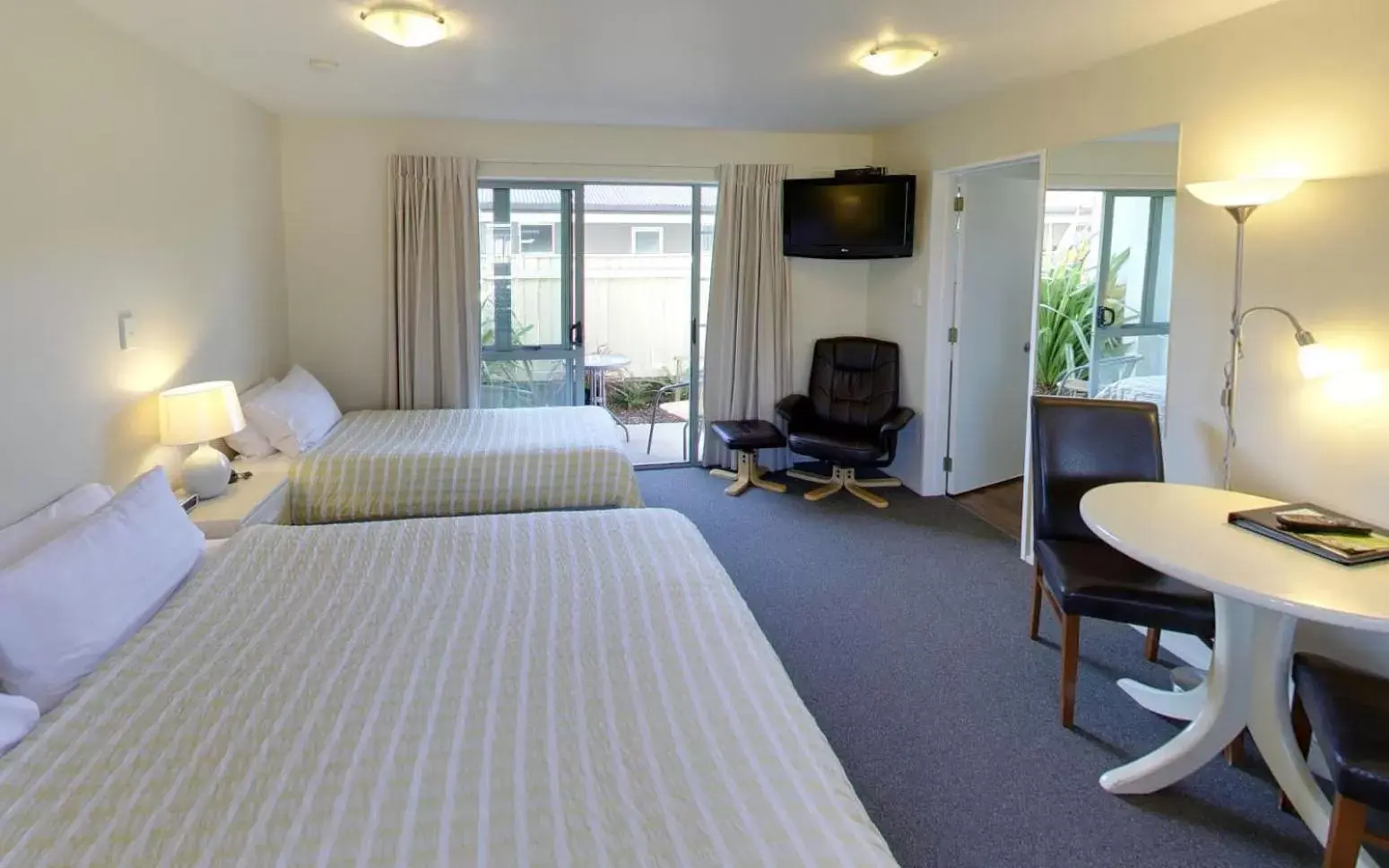 Studio with Shower - single occupancy - Ground Floor in Westport Spa Motel Studio with Shower - single occupancy - Ground Floor in Westport Spa Motel