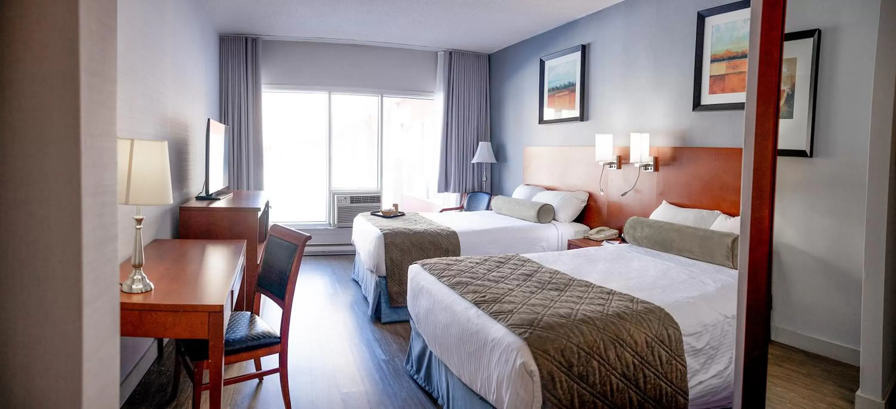 Deluxe Double Room with Two Double Beds in Auberge Royal Versailles Deluxe Double Room with Two Double Beds in Auberge Royal Versailles