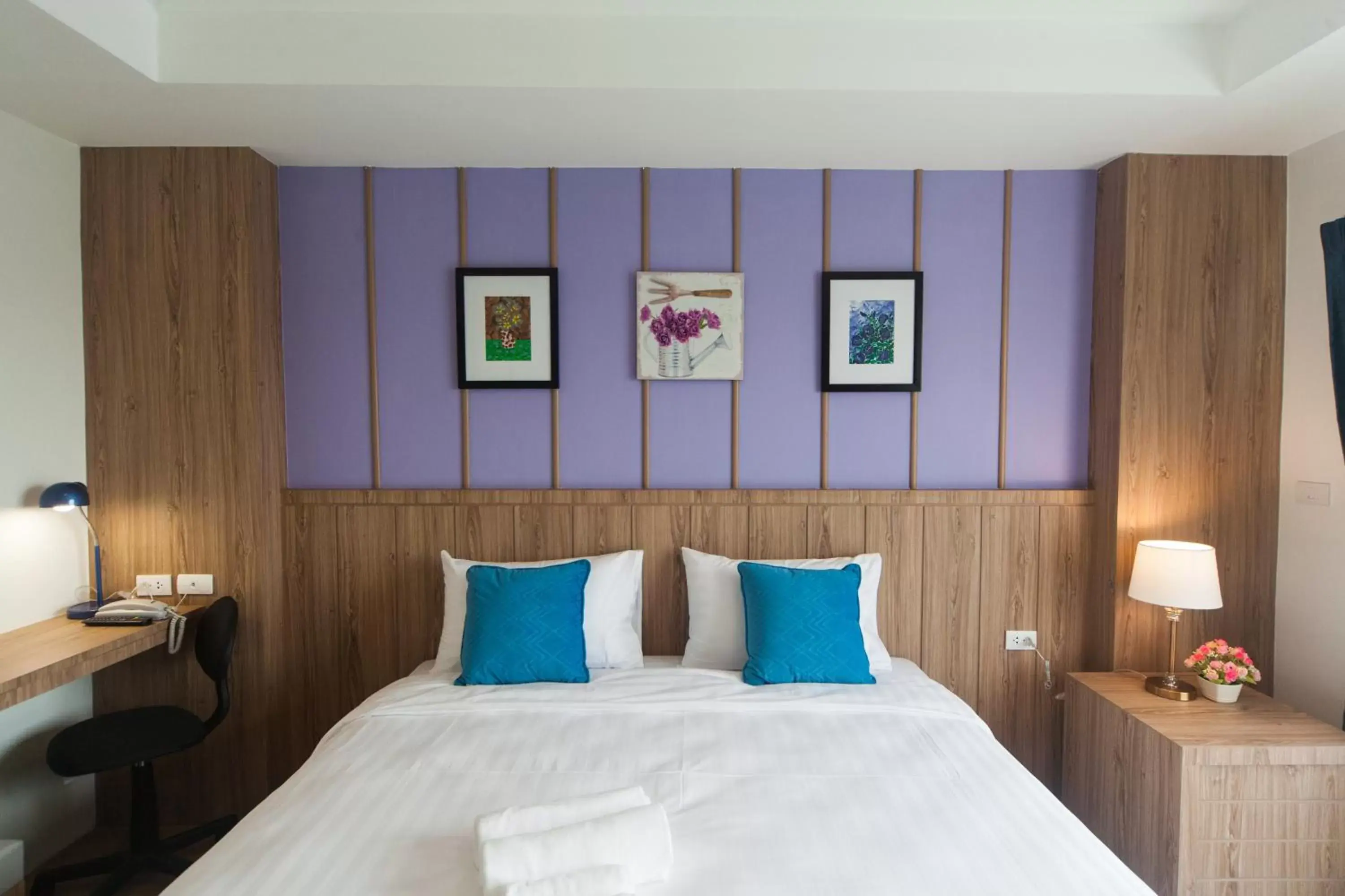 Superior King Room in Anchan Laguna Hotel โรงแรมอัญชันลากูน่า Superior King Room in Anchan Laguna Hotel โรงแรมอัญชันลากูน่า