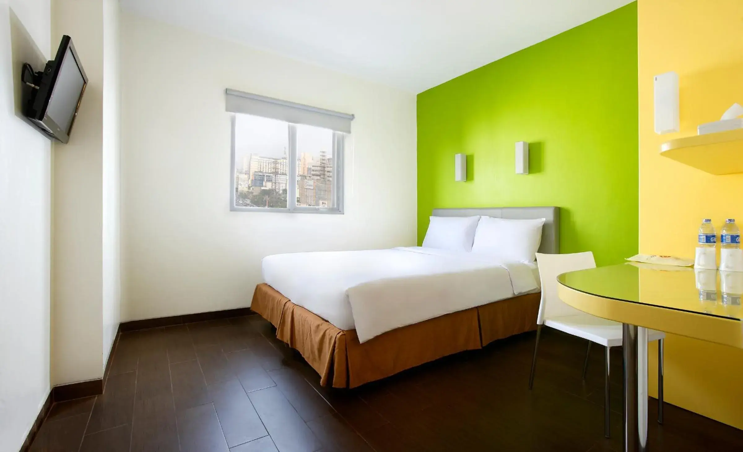 Smart Room Queen in Amaris Hotel Dr. Susilo Grogol Smart Room Queen in Amaris Hotel Dr. Susilo Grogol