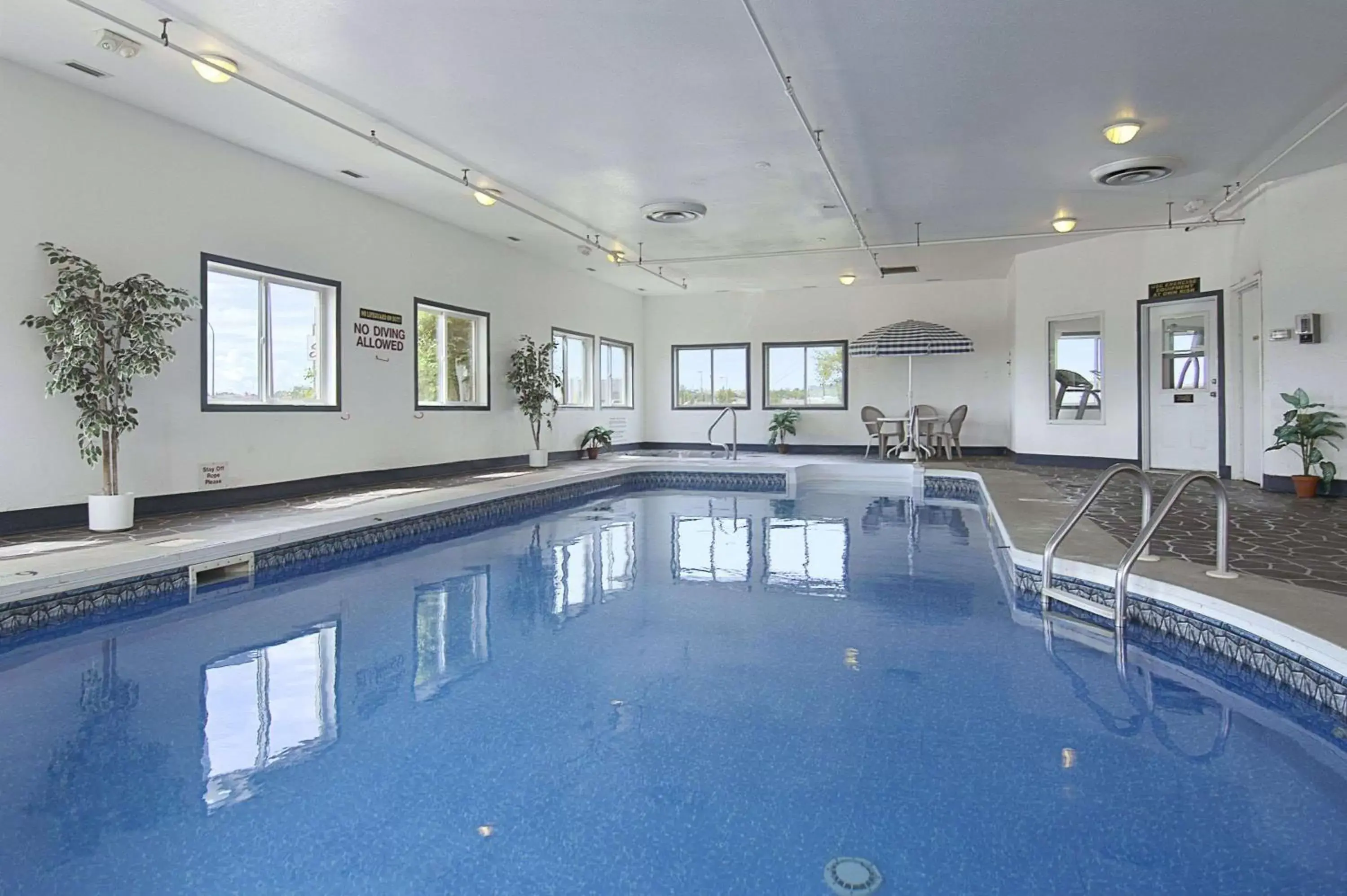 Super 8 by Wyndham Swift Current Super 8 by Wyndham Swift Current