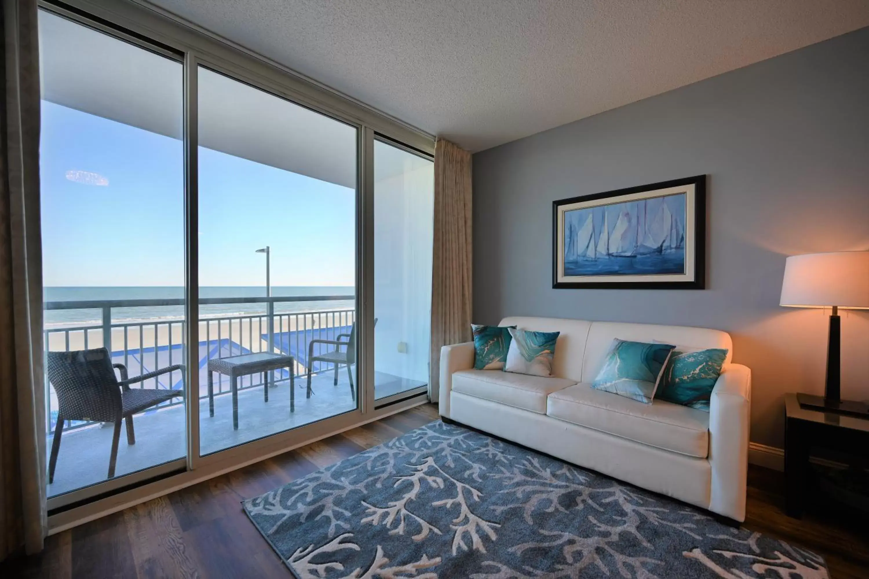 Spectacular Ocean Front Real 1 Bedroom Condo, 2 Ba Spectacular Ocean Front Real 1 Bedroom Condo, 2 Ba