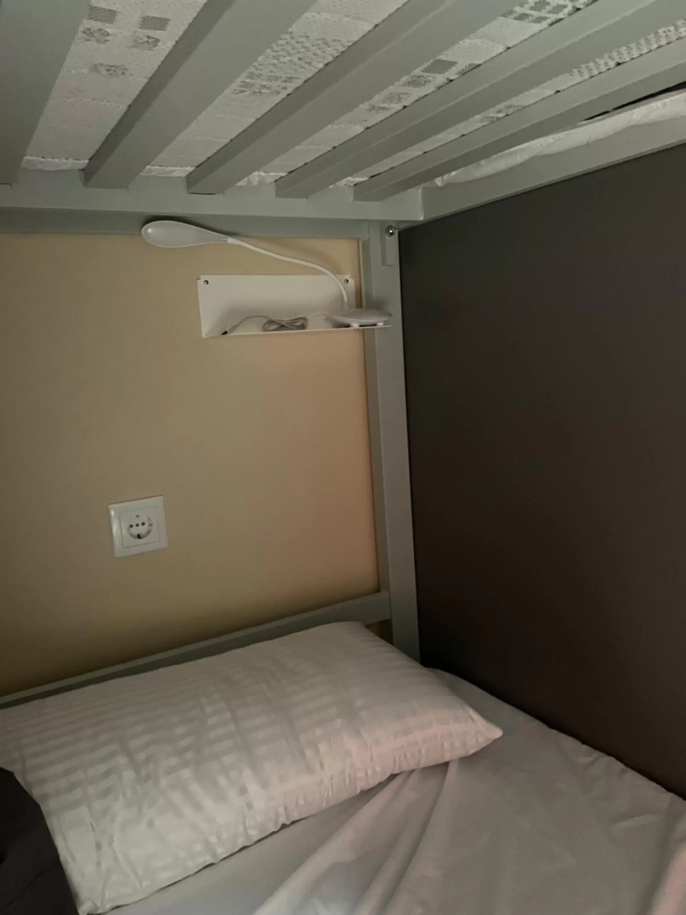 Single Bed in Male Dormitory Room with Shared Bathroom in Hostel Llanes Single Bed in Male Dormitory Room with Shared Bathroom in Hostel Llanes