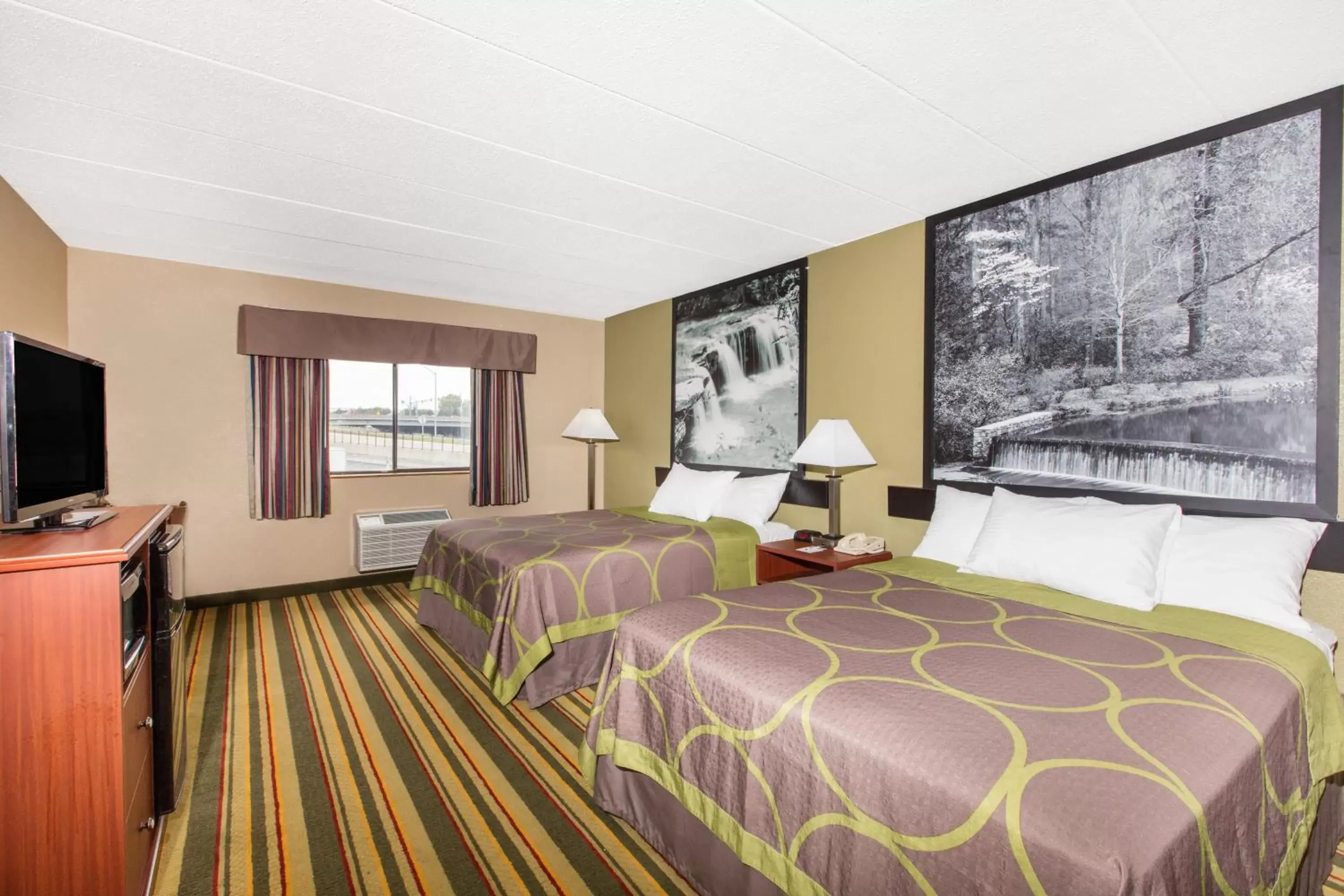 Super 8 by Wyndham Frederick Super 8 by Wyndham Frederick