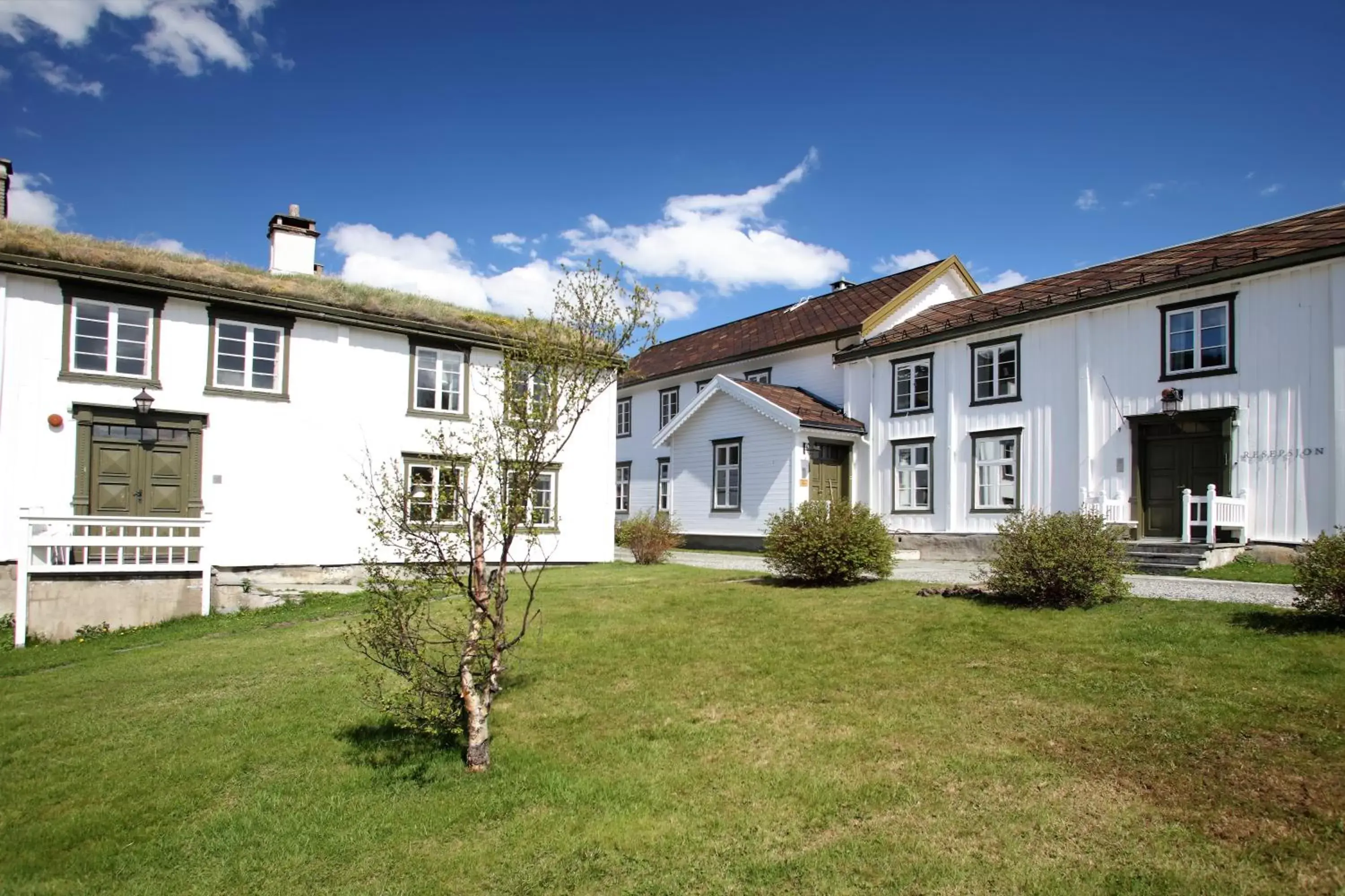 Property Building in Frich`s Kongsvold Property Building in Frich`s Kongsvold