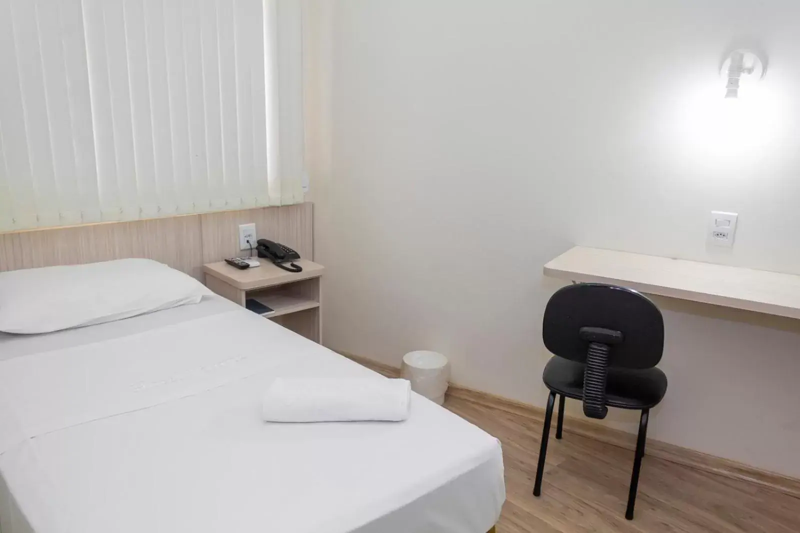 Small Single Room in Hotel Vitoria - Itajaí Small Single Room in Hotel Vitoria - Itajaí