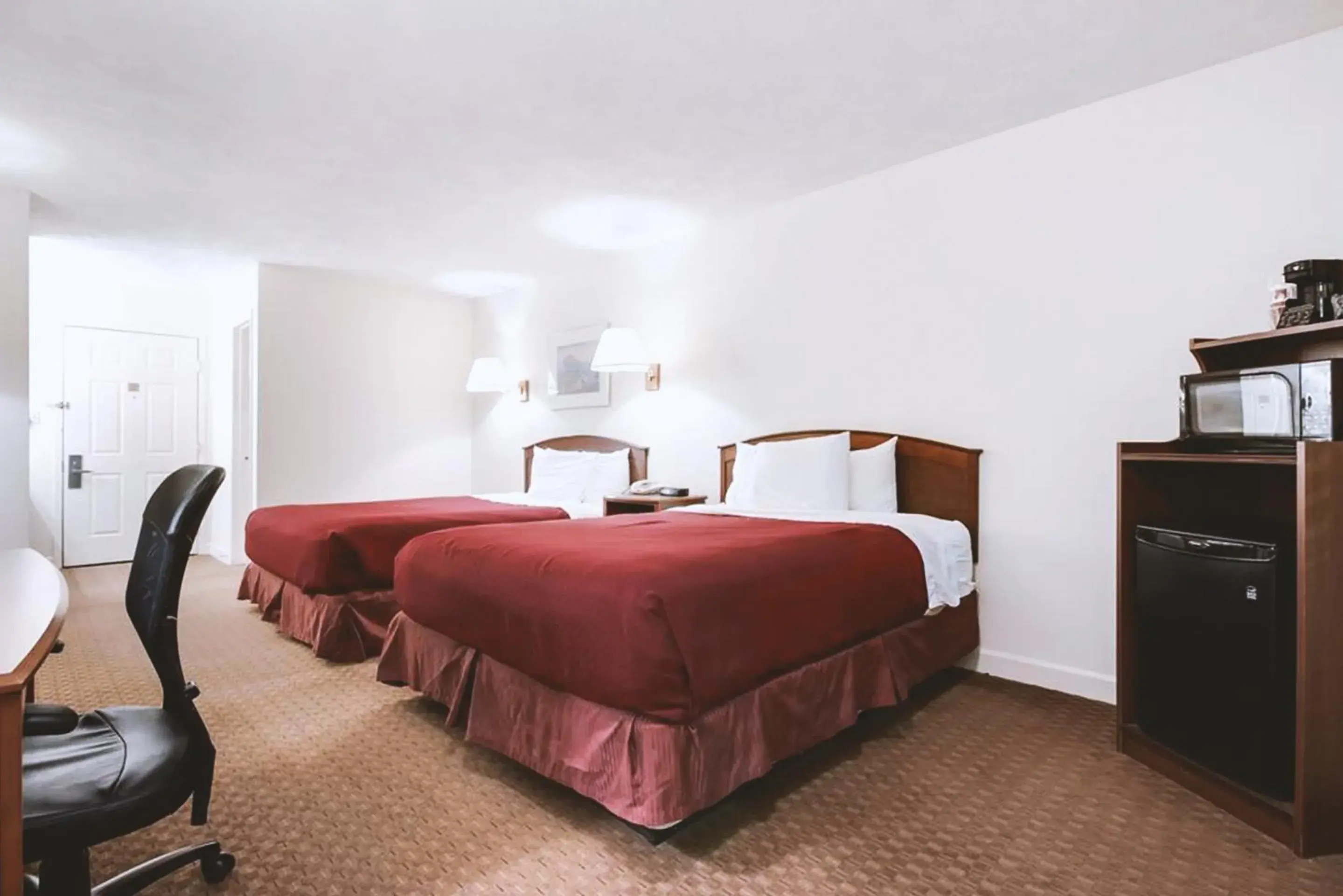 Standard Queen Room with Two Queen Beds in Sky-Palace Inn & Suites McCook Standard Queen Room with Two Queen Beds in Sky-Palace Inn & Suites McCook