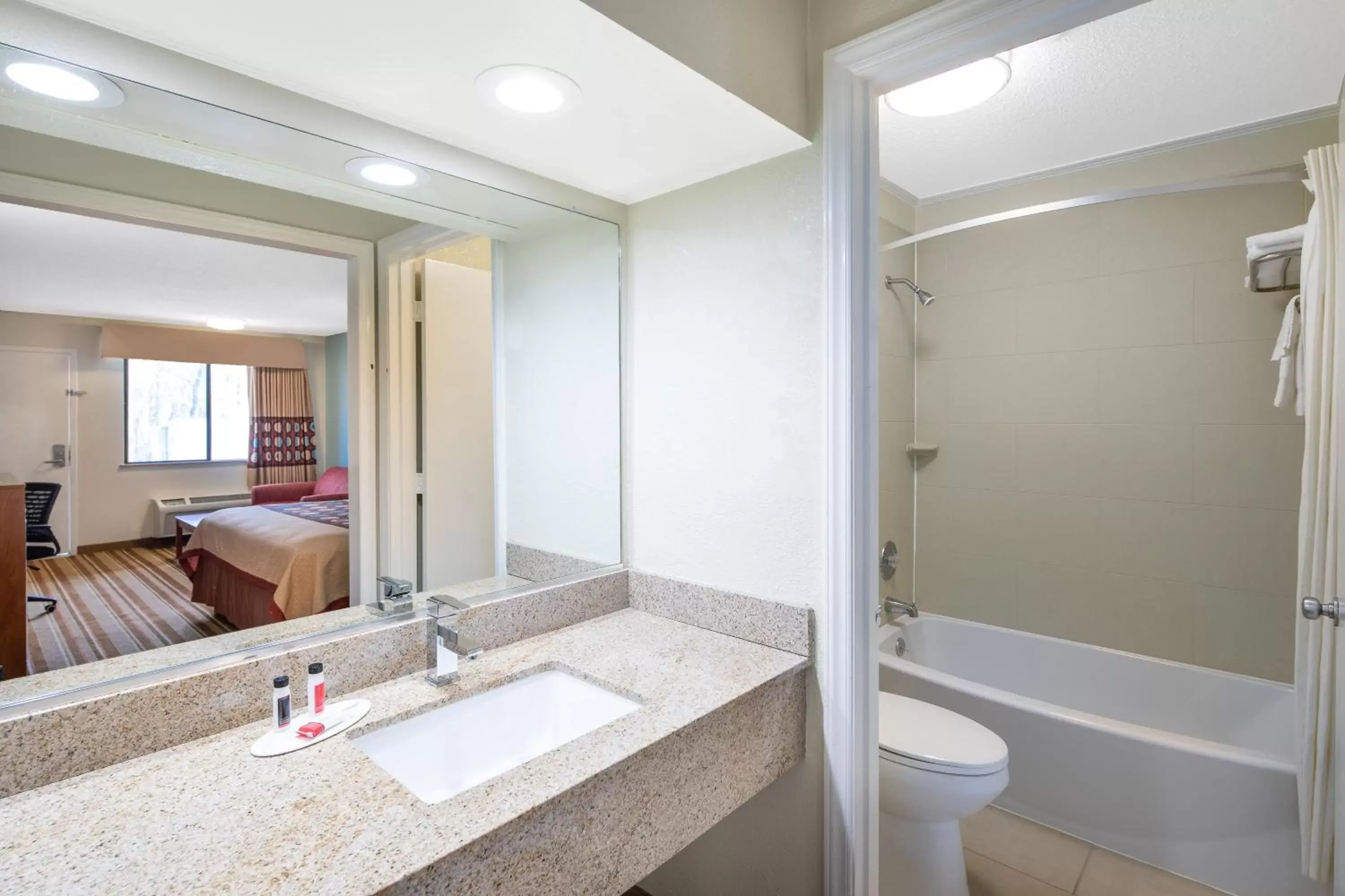 King Room - Smoking in Super 8 by Wyndham Burlington NC King Room - Smoking in Super 8 by Wyndham Burlington NC