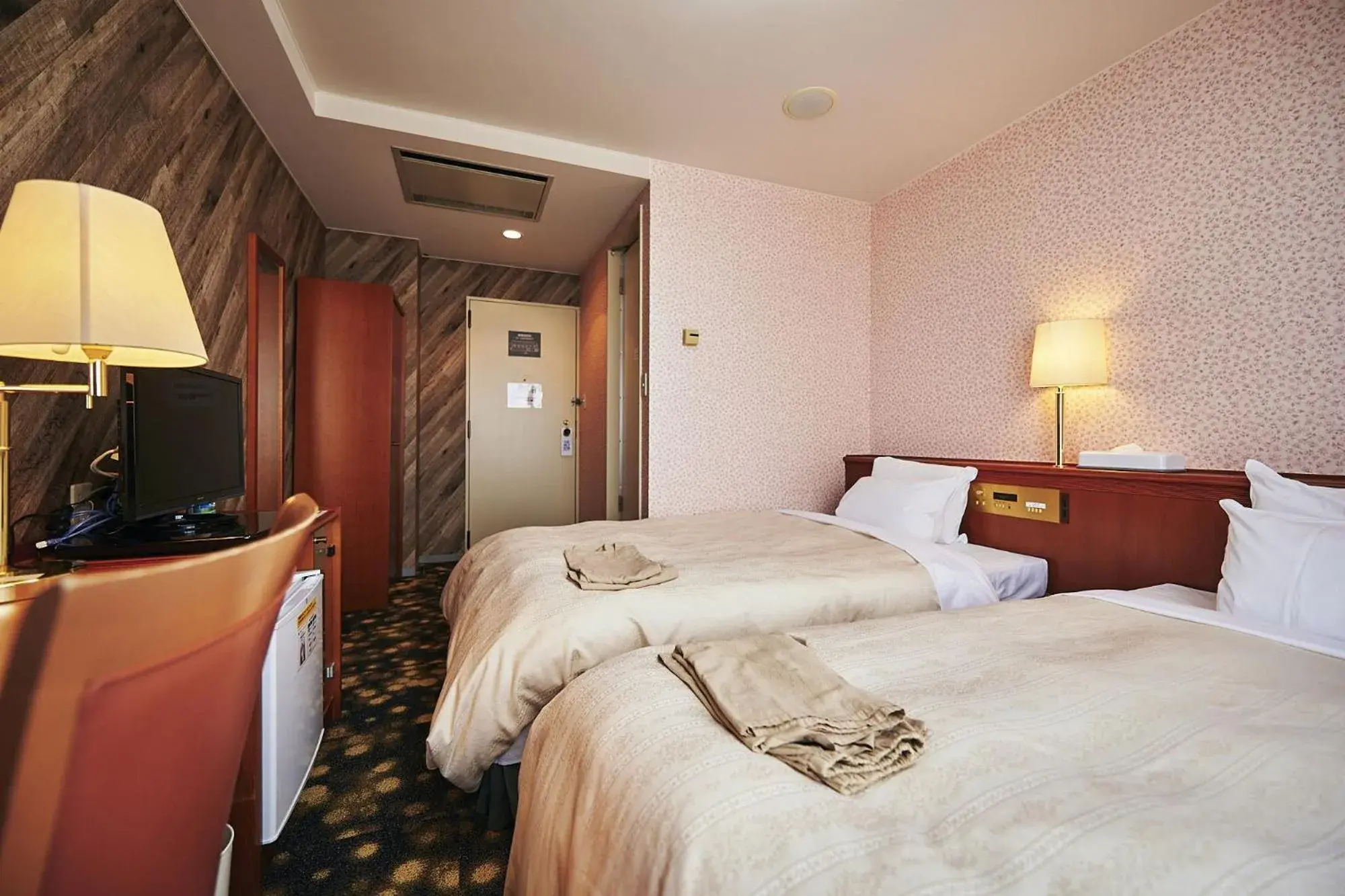 Standard Twin Room - Smoking in Annex Royal Hotel Standard Twin Room - Smoking in Annex Royal Hotel