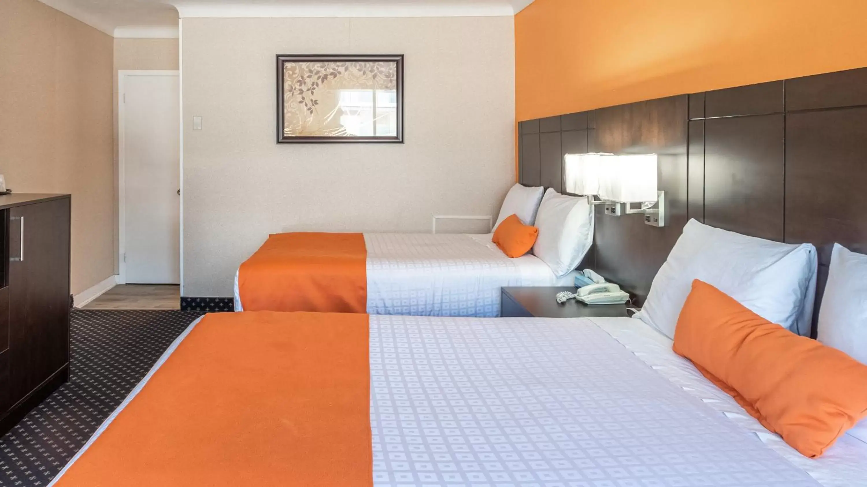 Junior Suite in Knights Inn North Bay Junior Suite in Knights Inn North Bay