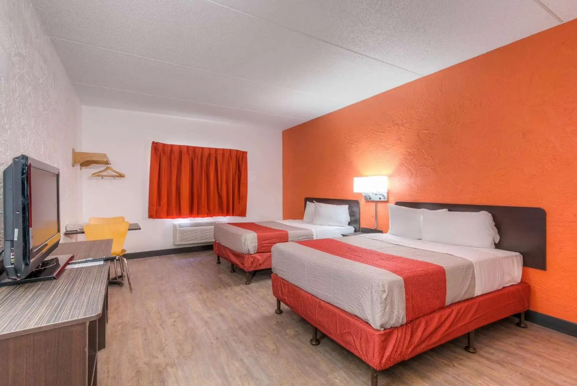 Premium Quadruple Room in Motel 6-Bridgeview, IL Premium Quadruple Room in Motel 6-Bridgeview, IL