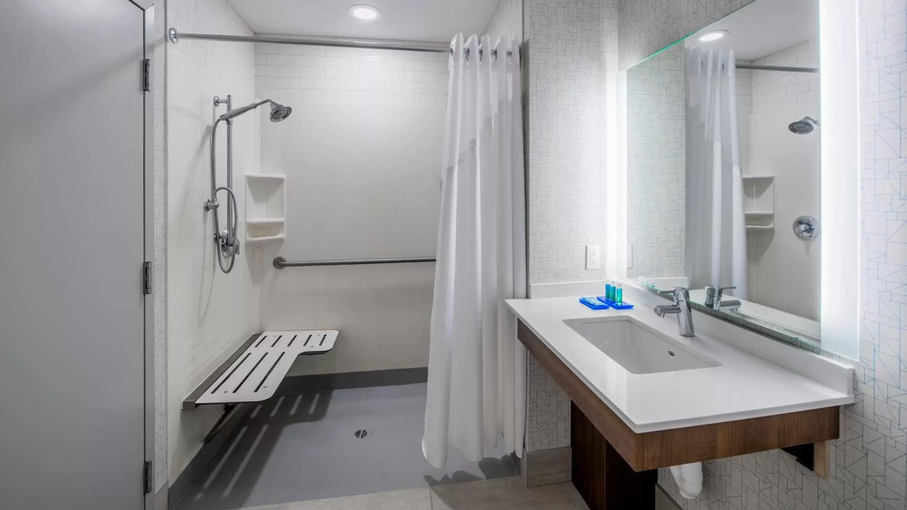 Standard King Room with Mobility Accessible Roll-In Shower in Holiday Inn Express Airdrie by IHG Standard King Room with Mobility Accessible Roll-In Shower in Holiday Inn Express Airdrie by IHG