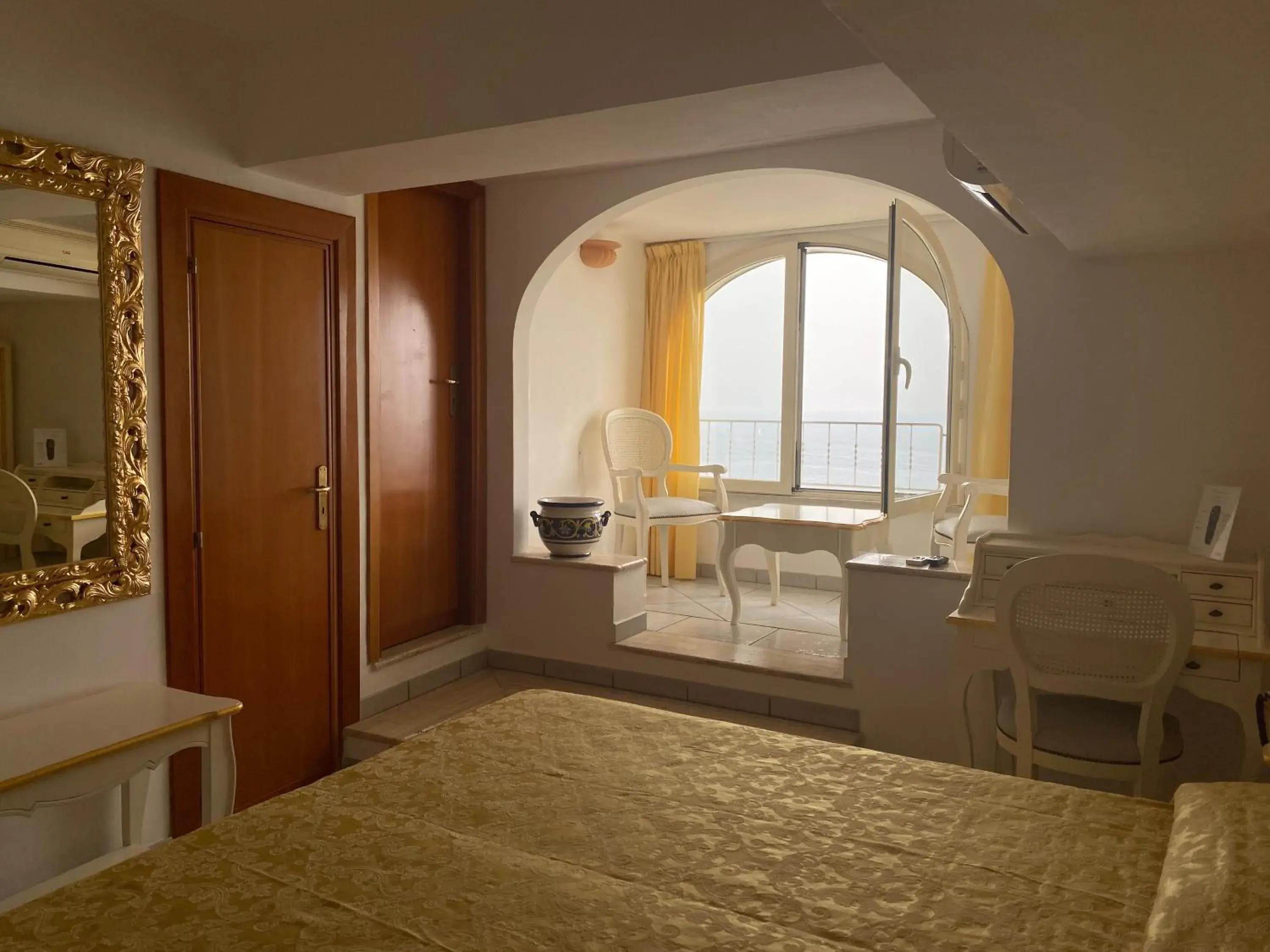 Standard Double Room in Hotel La Perla Standard Double Room in Hotel La Perla