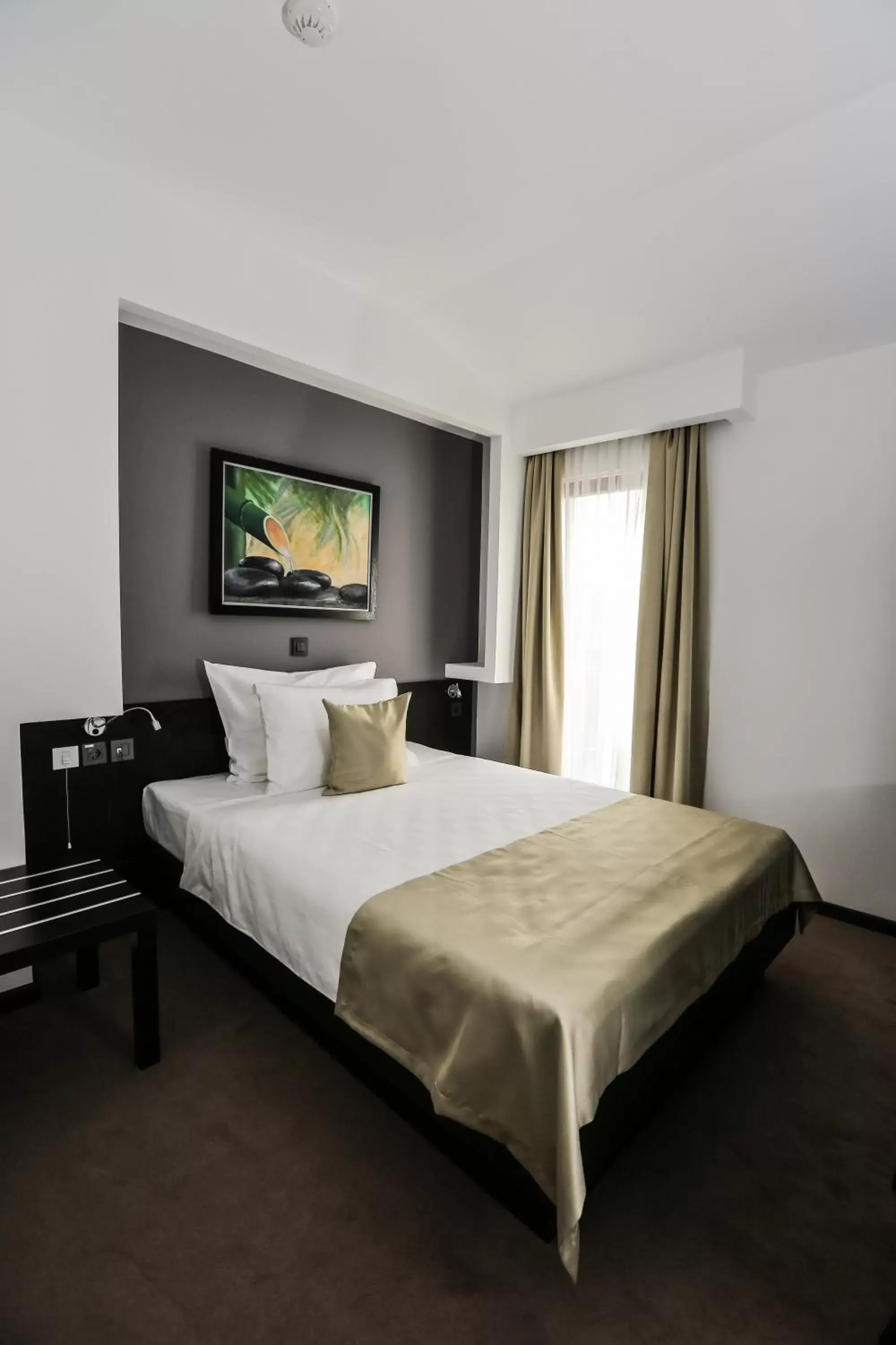 Single Room in Garni Hotel Zen free parking Single Room in Garni Hotel Zen free parking