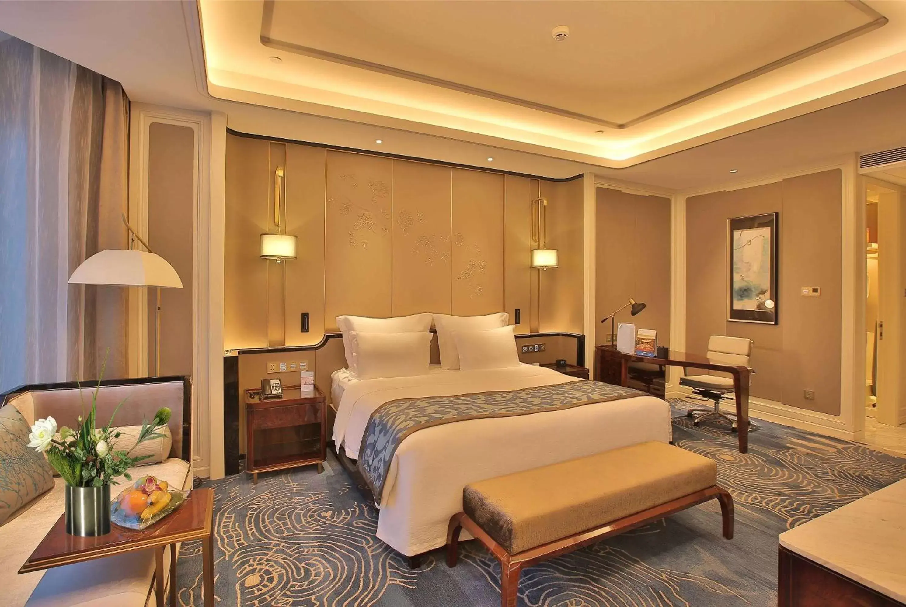 Elegant Executive Room with King Bed (inclusive First Day Mini Bar & Welcome Fruit & Cookies + Daily One Self-Service Laundry Voucher + Afternoon Tea & Light Buffet in the evening) in Wyndham Qingdao l Free Fixed-Time Shuttle Service Between Hotel and Airport & North Railway Station l Live Band in the Night l Outdoor Children's Amusement Park l 1-Hour Play Snooker or Table Tennis Elegant Executive Room with King Bed (inclusive First Day Mini Bar & Welcome Fruit & Cookies + Daily One Self-Service Laundry Voucher + Afternoon Tea & Light Buffet in the evening) in Wyndham Qingdao l Free Fixed-Time Shuttle Service Between Hotel and Airport & North Railway Station l Live Band in the Night l Outdoor Children's Amusement Park l 1-Hour Play Snooker or Table Tennis
