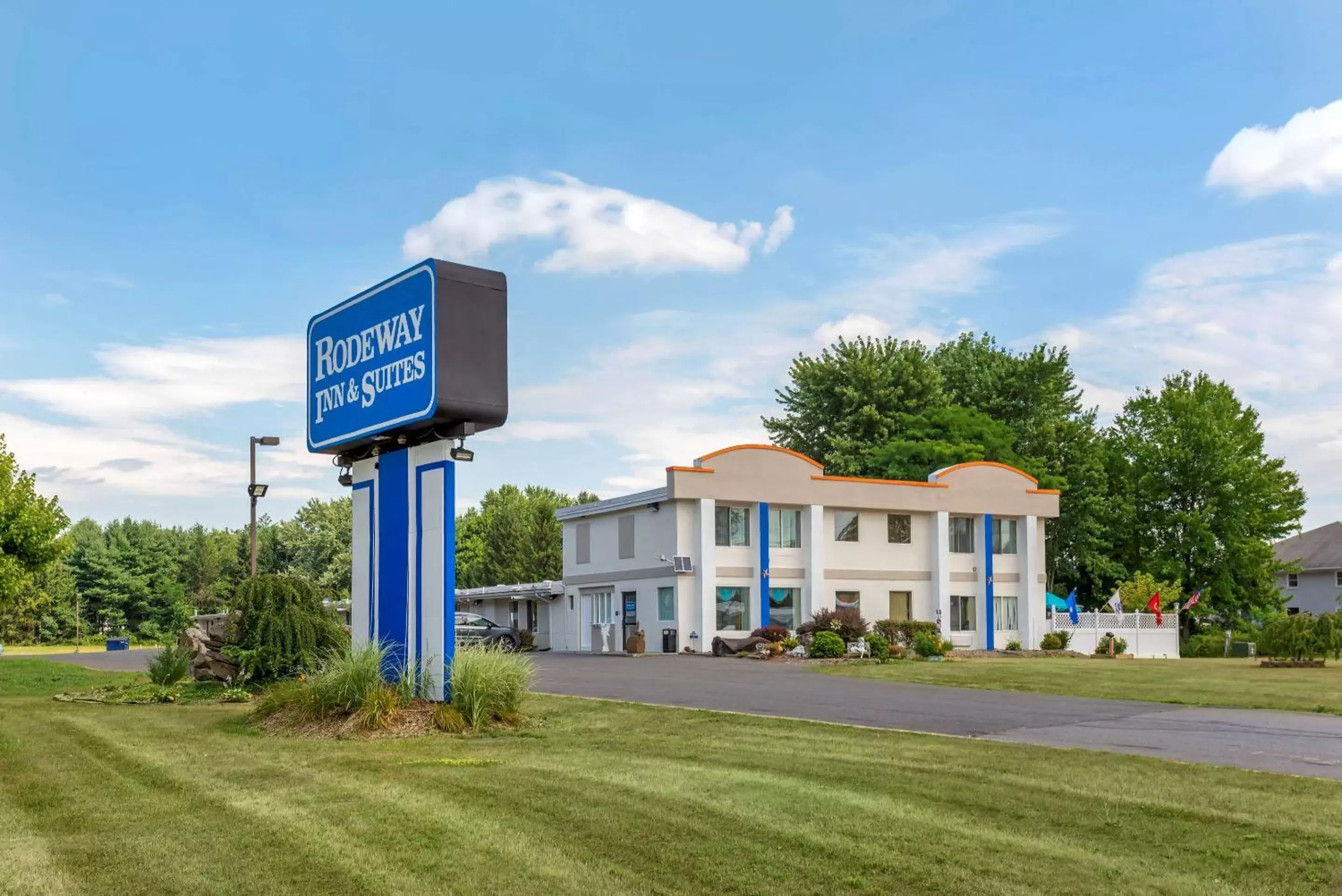 Rodeway Inn & Suites New Paltz - Hudson Valley Rodeway Inn & Suites New Paltz - Hudson Valley