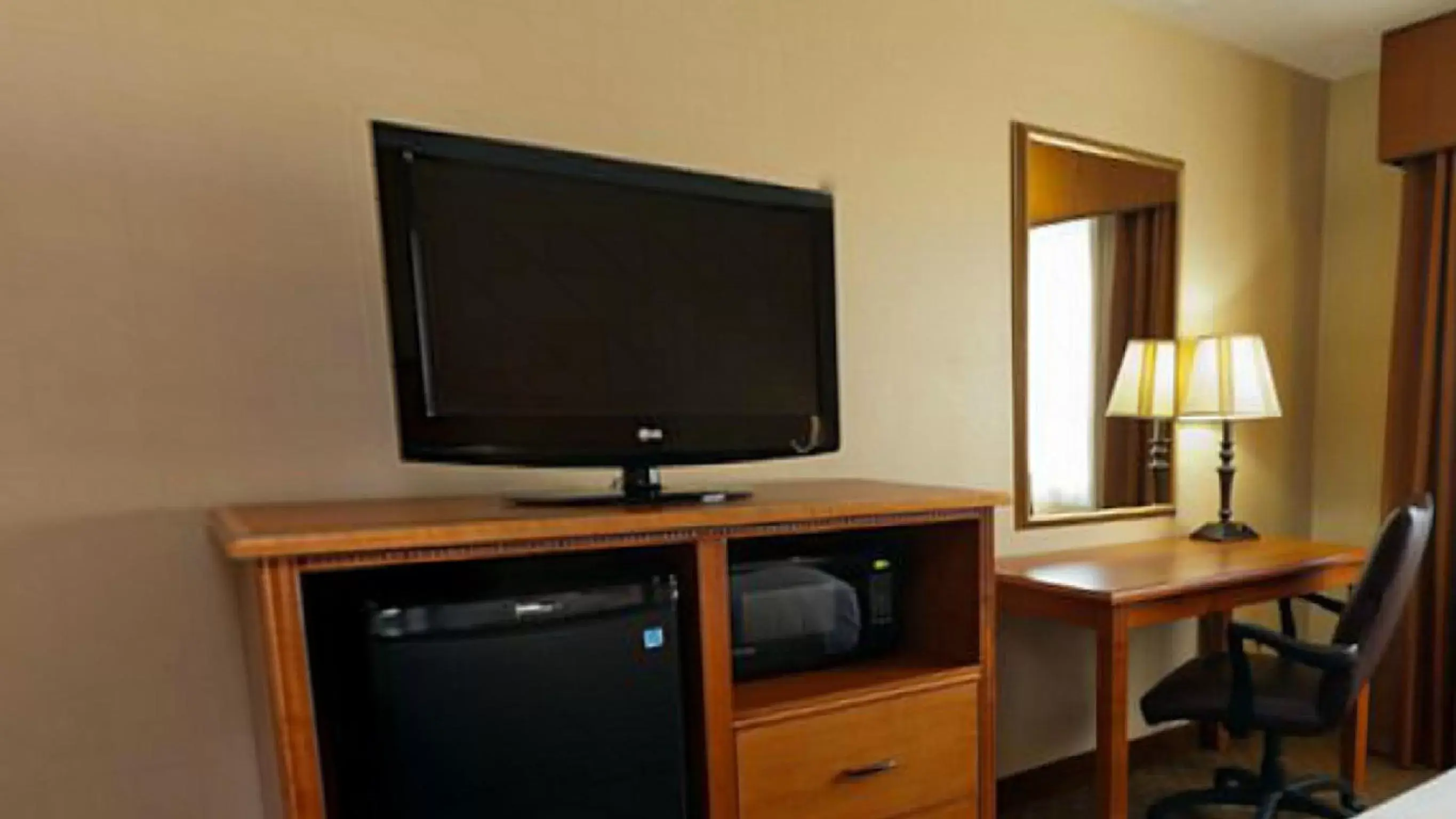 Deluxe Queen Room with Two Queen Beds - Non-Smoking in Best Western Empire Towers Deluxe Queen Room with Two Queen Beds - Non-Smoking in Best Western Empire Towers