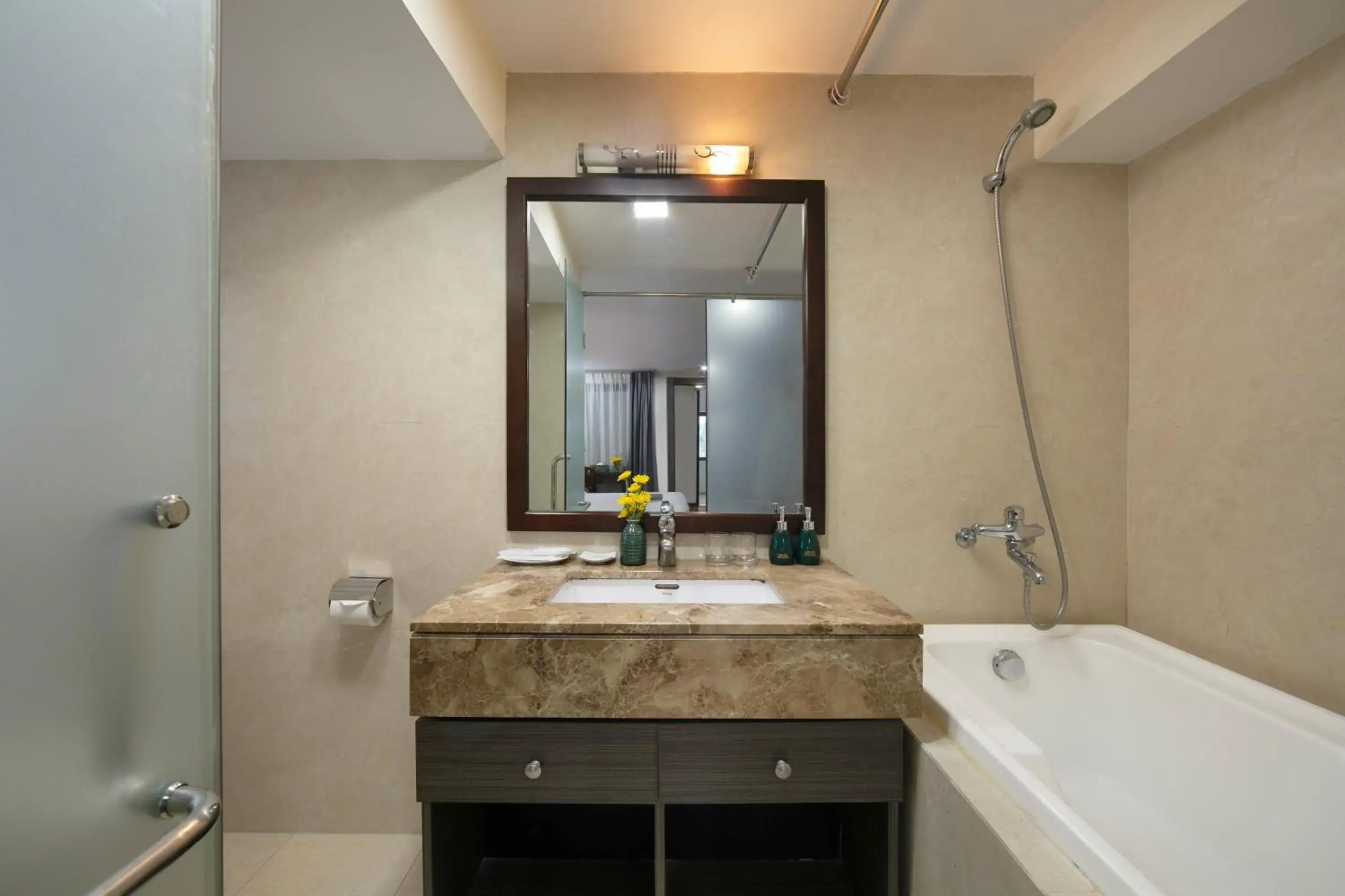 Superior Double Room in Blubiz Hotel Superior Double Room in Blubiz Hotel