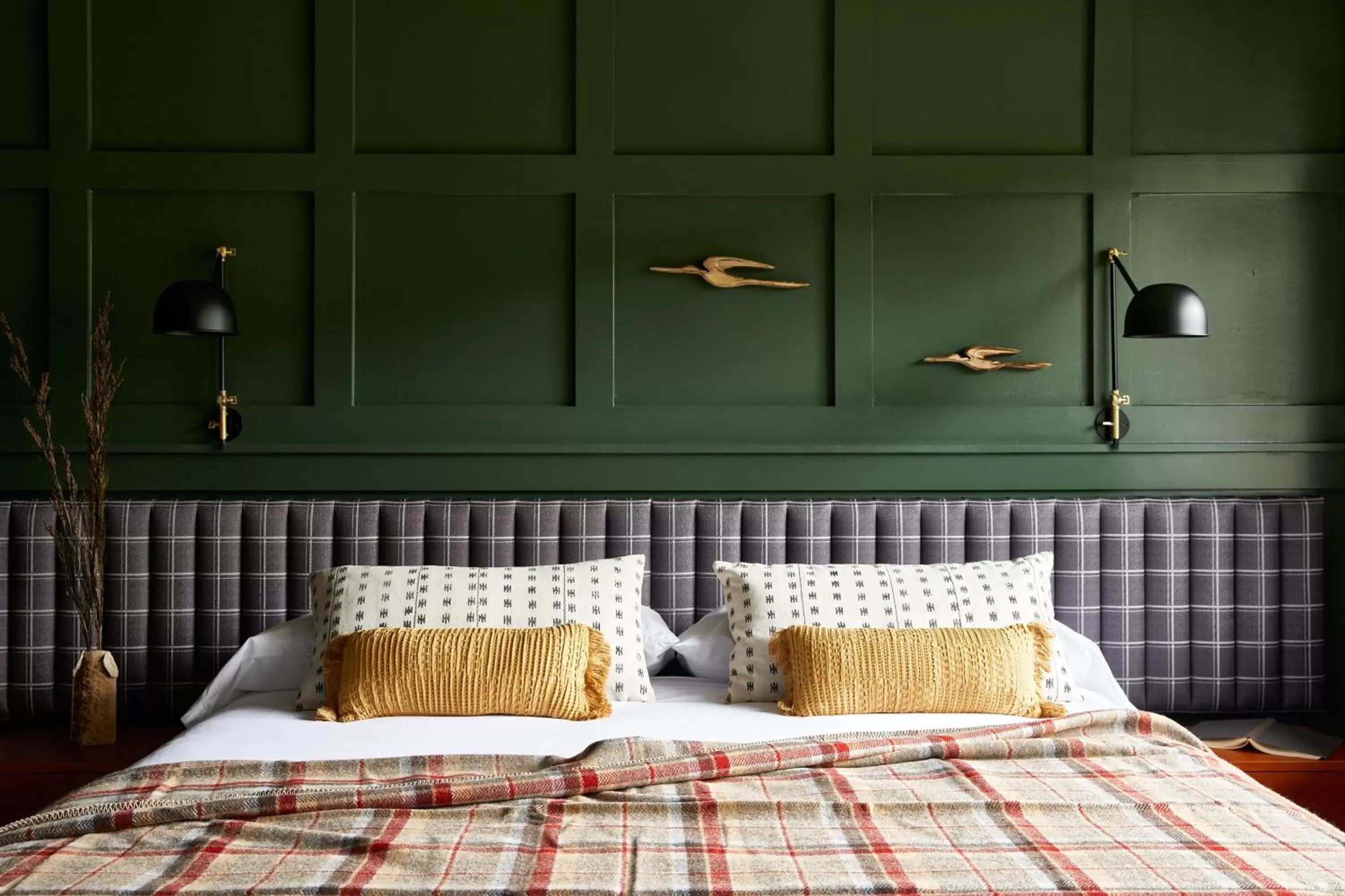 Deluxe King Room in Hunter Lodge, a Bluebird by Lark Deluxe King Room in Hunter Lodge, a Bluebird by Lark