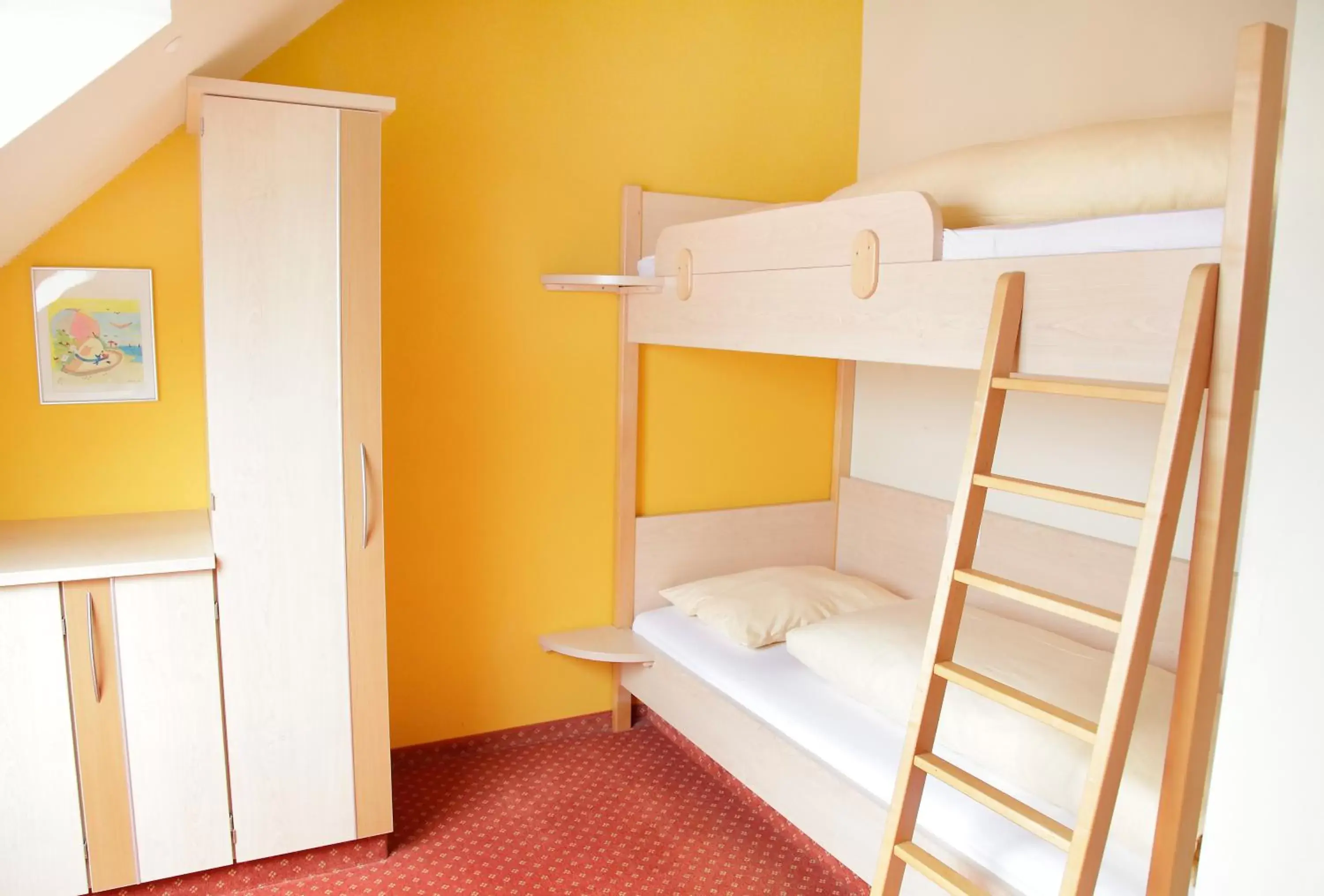 Two-Bedroom Apartment (4 Adults) in Köhlers Krone Two-Bedroom Apartment (4 Adults) in Köhlers Krone