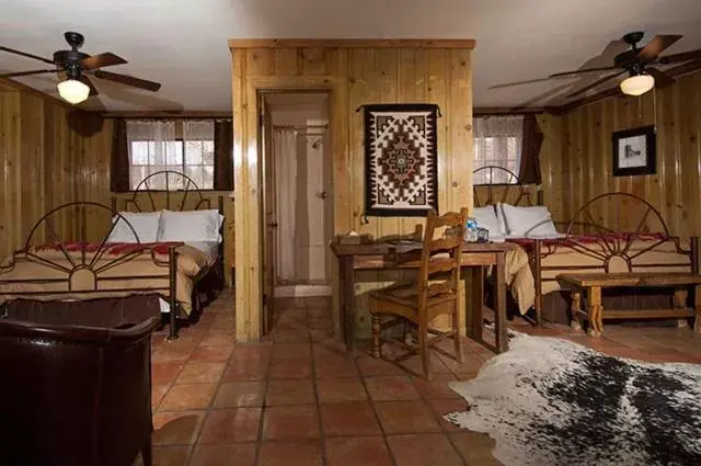 Queen Room with Two Queen Beds in The Maverick Inn Queen Room with Two Queen Beds in The Maverick Inn