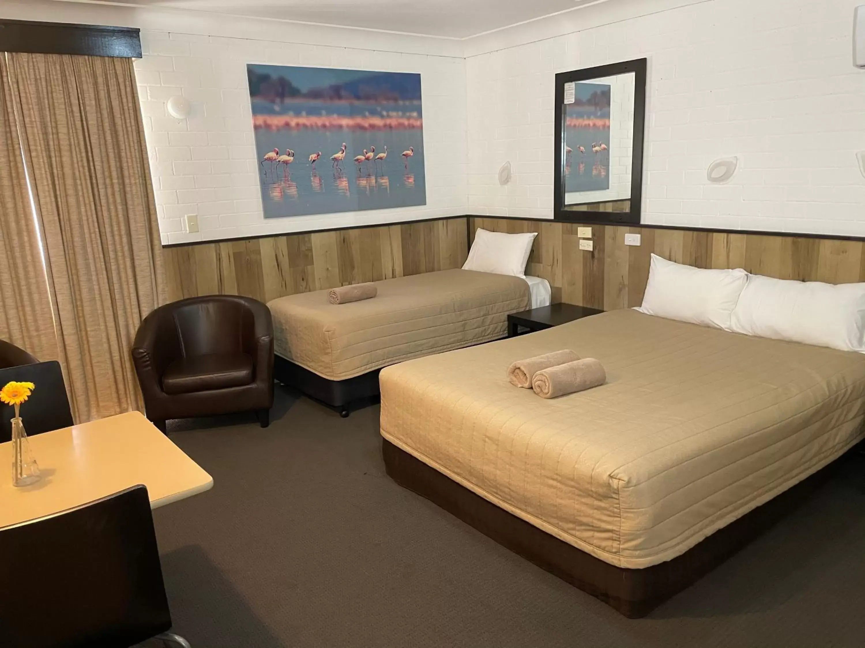 Standard Triple Room in Countryman Motor Inn Cowra Standard Triple Room in Countryman Motor Inn Cowra