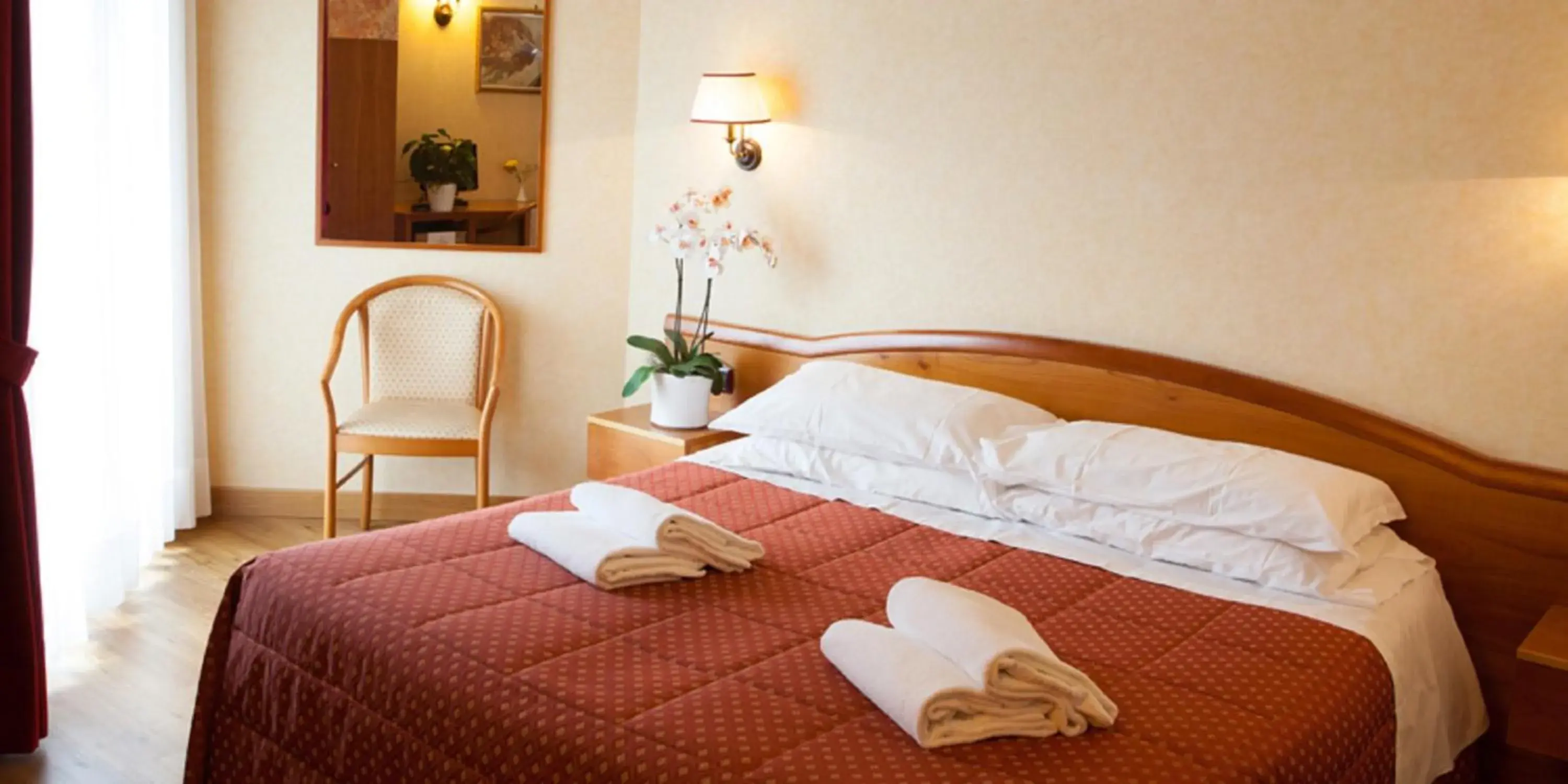 Deluxe Double Room with Castle View in Parc Hotel Deluxe Double Room with Castle View in Parc Hotel