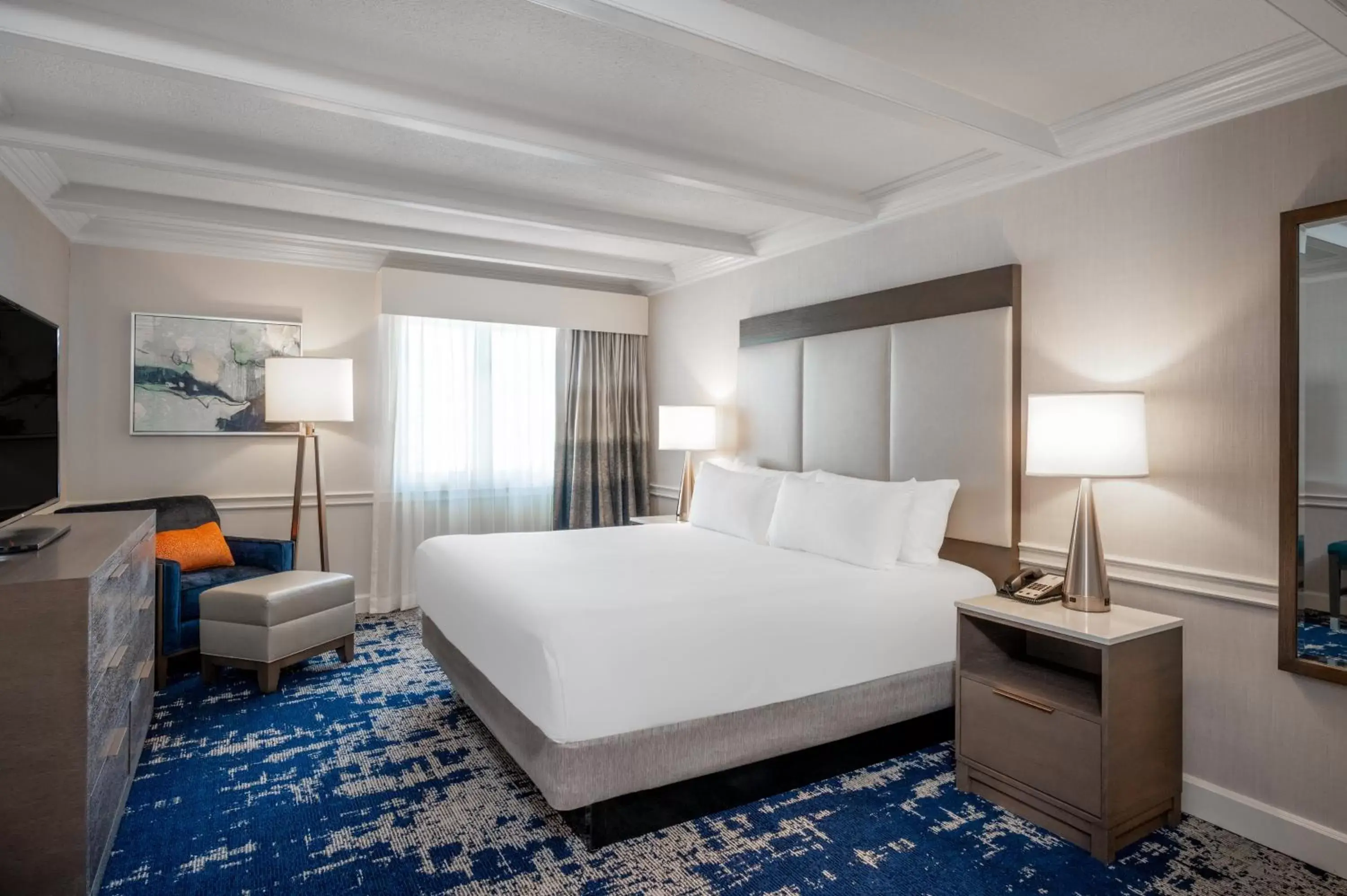 Executive Suite - Non-Smoking in Crowne Plaza Albany - The Desmond Hotel Executive Suite - Non-Smoking in Crowne Plaza Albany - The Desmond Hotel