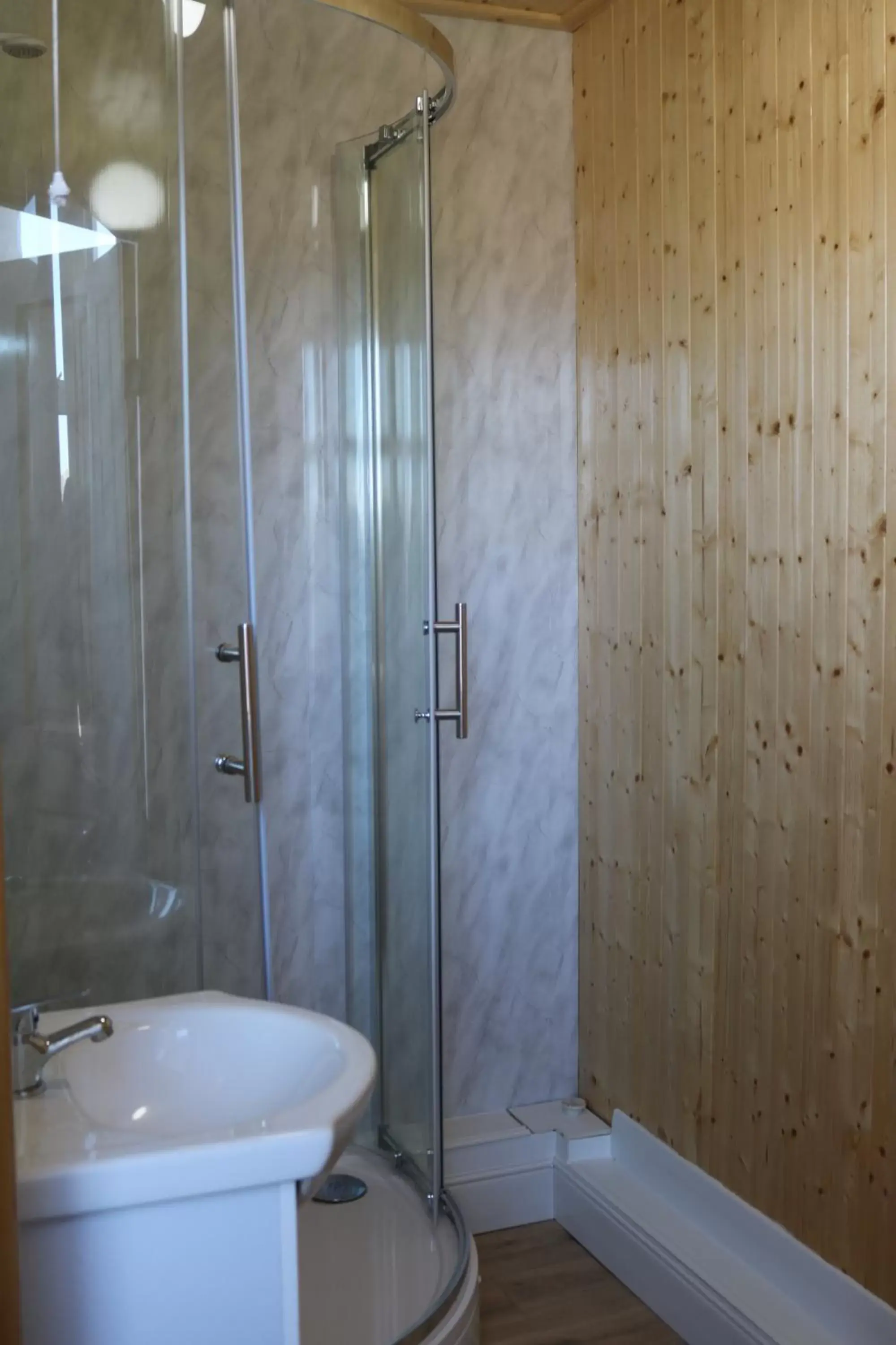 Double Room with Private Bathroom in Lennard House Double Room with Private Bathroom in Lennard House