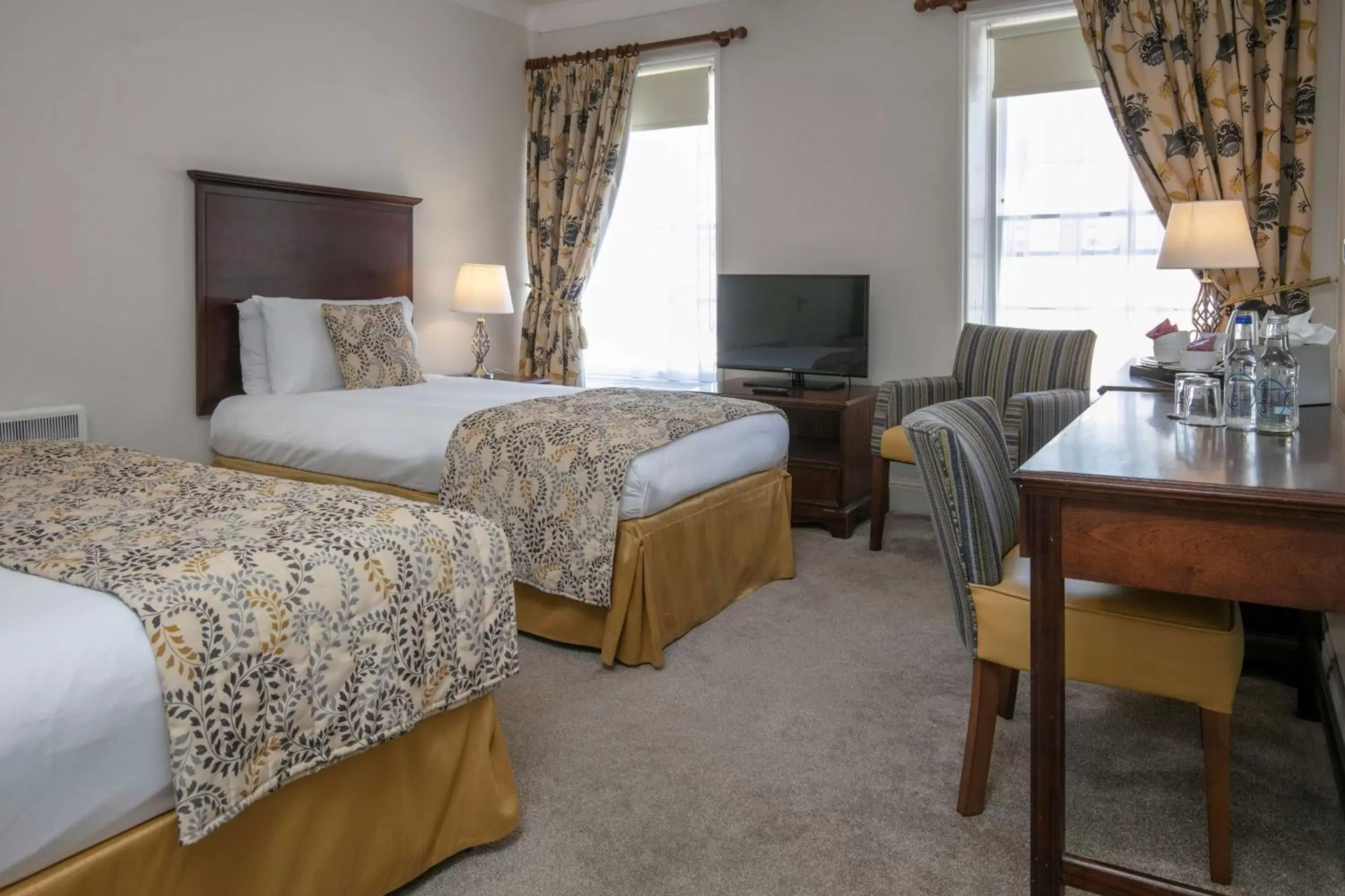 Standard Twin Room in Best Western Wessex Royale Hotel Dorchester Standard Twin Room in Best Western Wessex Royale Hotel Dorchester