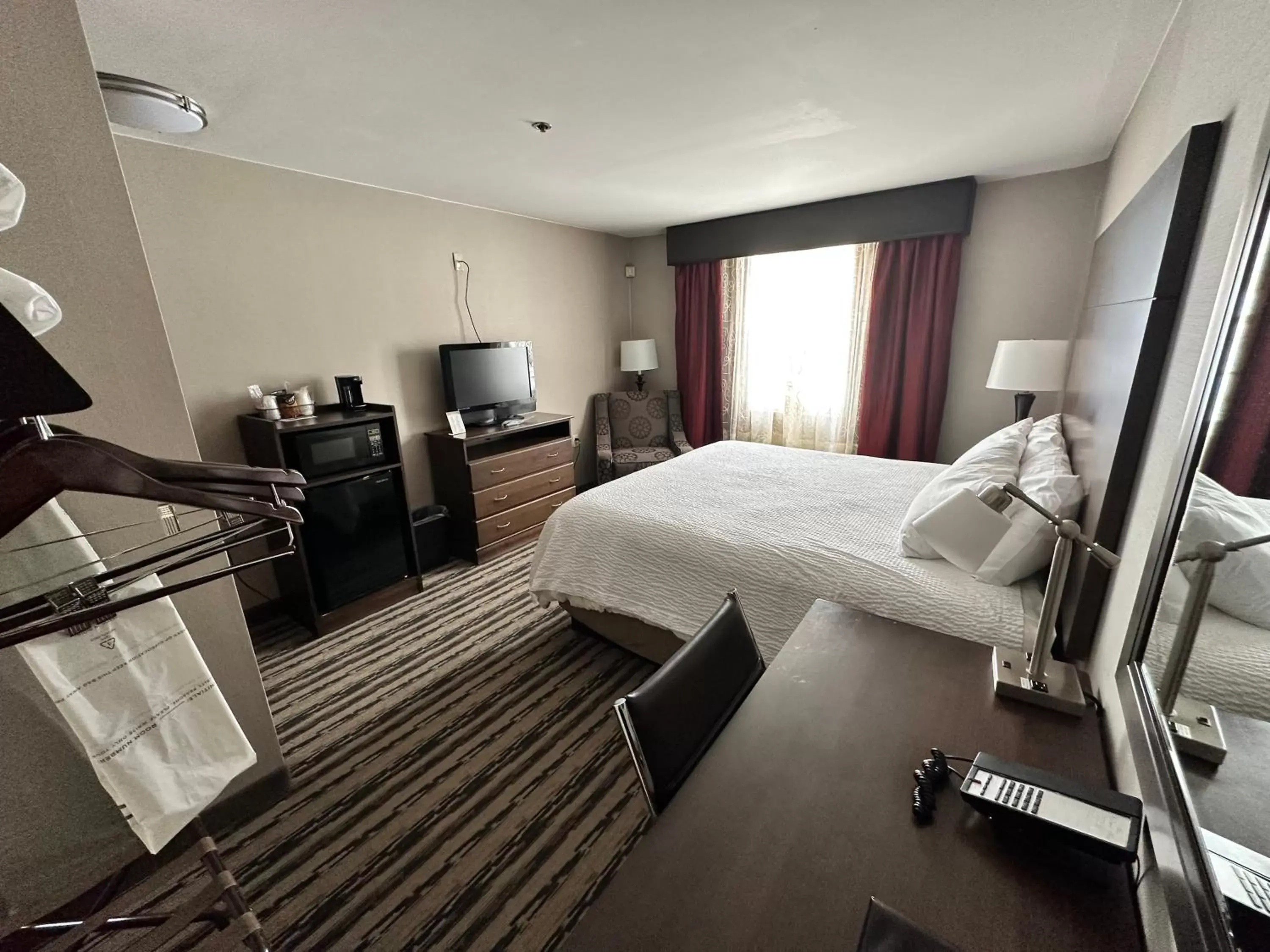 King Room in Colonial Hotel King Room in Colonial Hotel