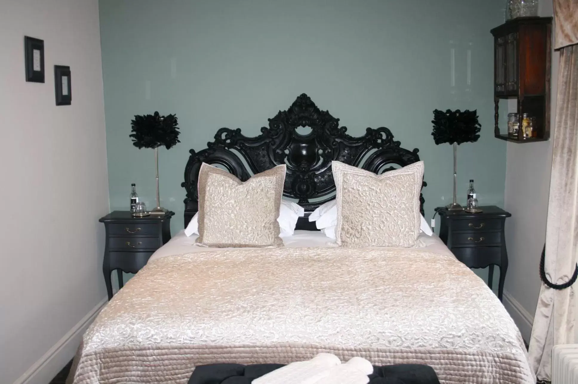 Superior Deluxe Double or Twin Room in The New White Lion Superior Deluxe Double or Twin Room in The New White Lion