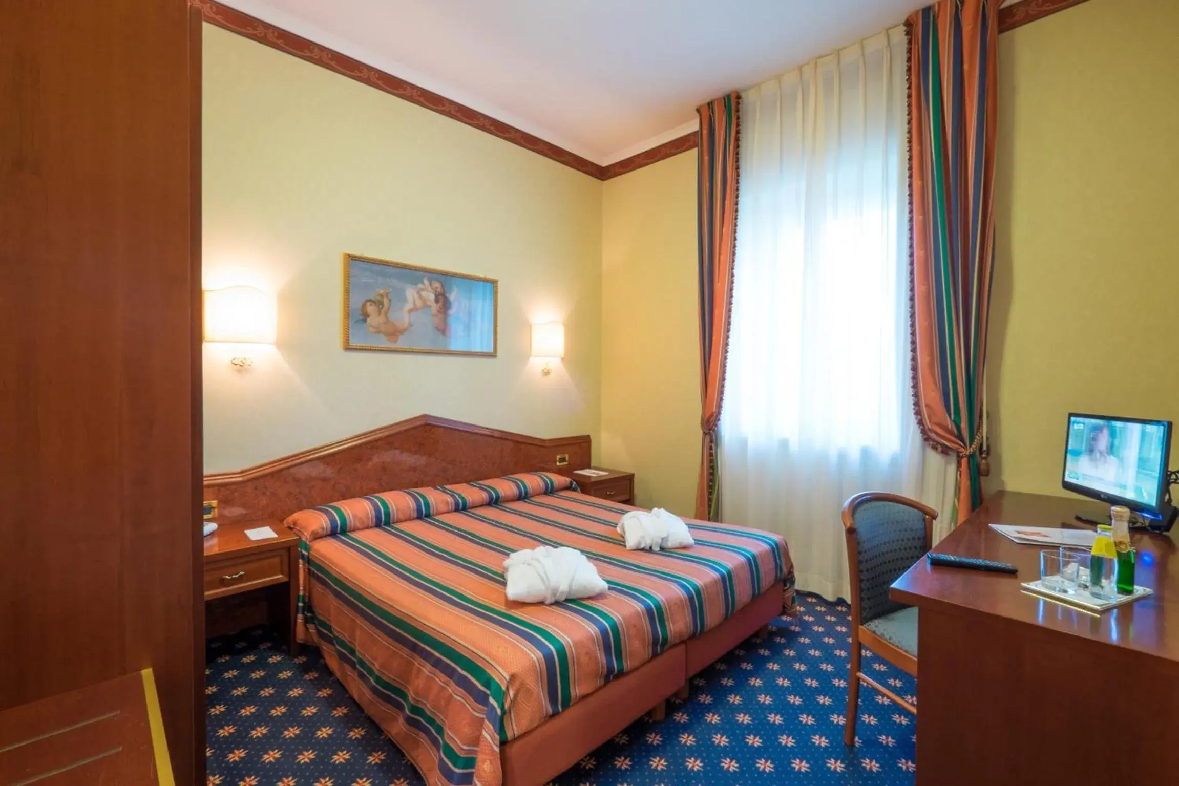 Classic Double or Twin Room in Hotel Royal Classic Double or Twin Room in Hotel Royal