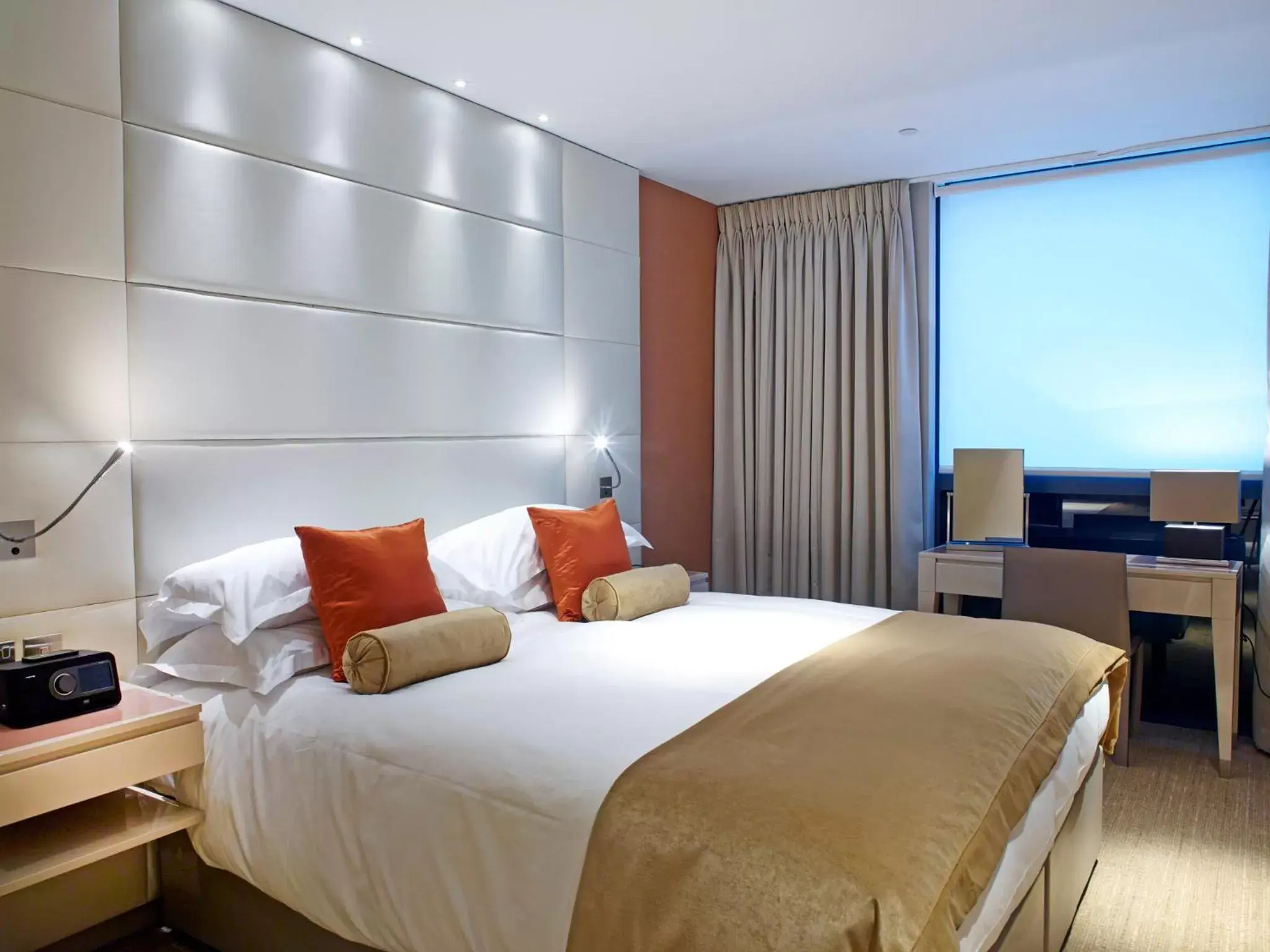 Superior Two-Bedroom Apartment in Cheval Three Quays at The Tower of London Superior Two-Bedroom Apartment in Cheval Three Quays at The Tower of London