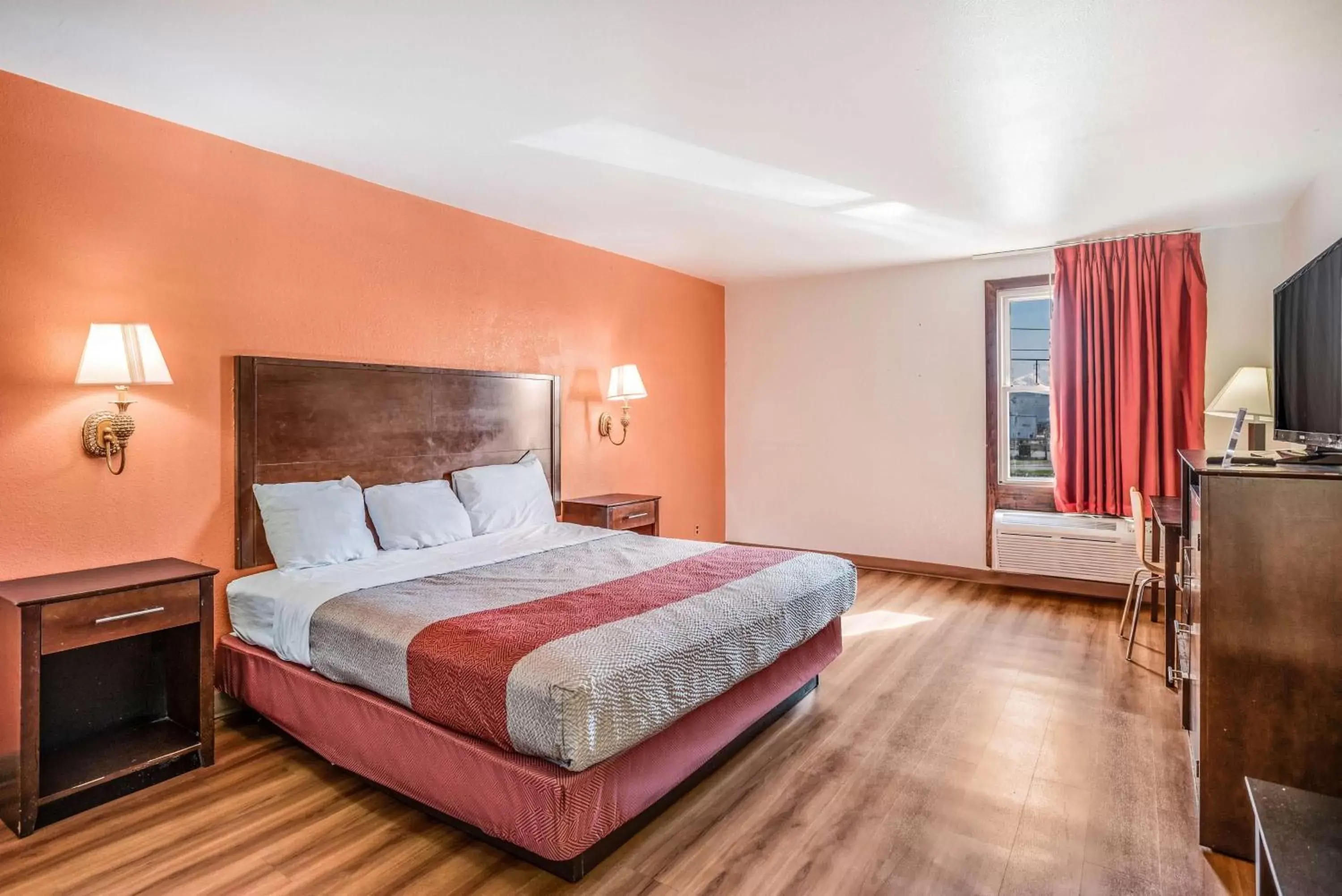 Deluxe King Room - Non-Smoking in Motel 6-Levittown, PA - Bensalem Deluxe King Room - Non-Smoking in Motel 6-Levittown, PA - Bensalem