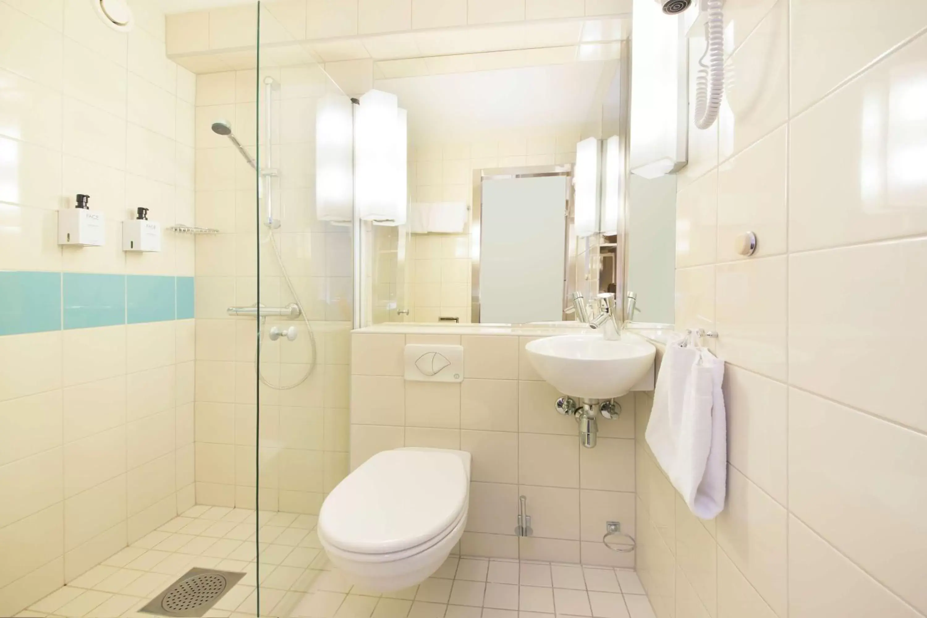 Superior Double Room in Quality Hotel Maritim Superior Double Room in Quality Hotel Maritim