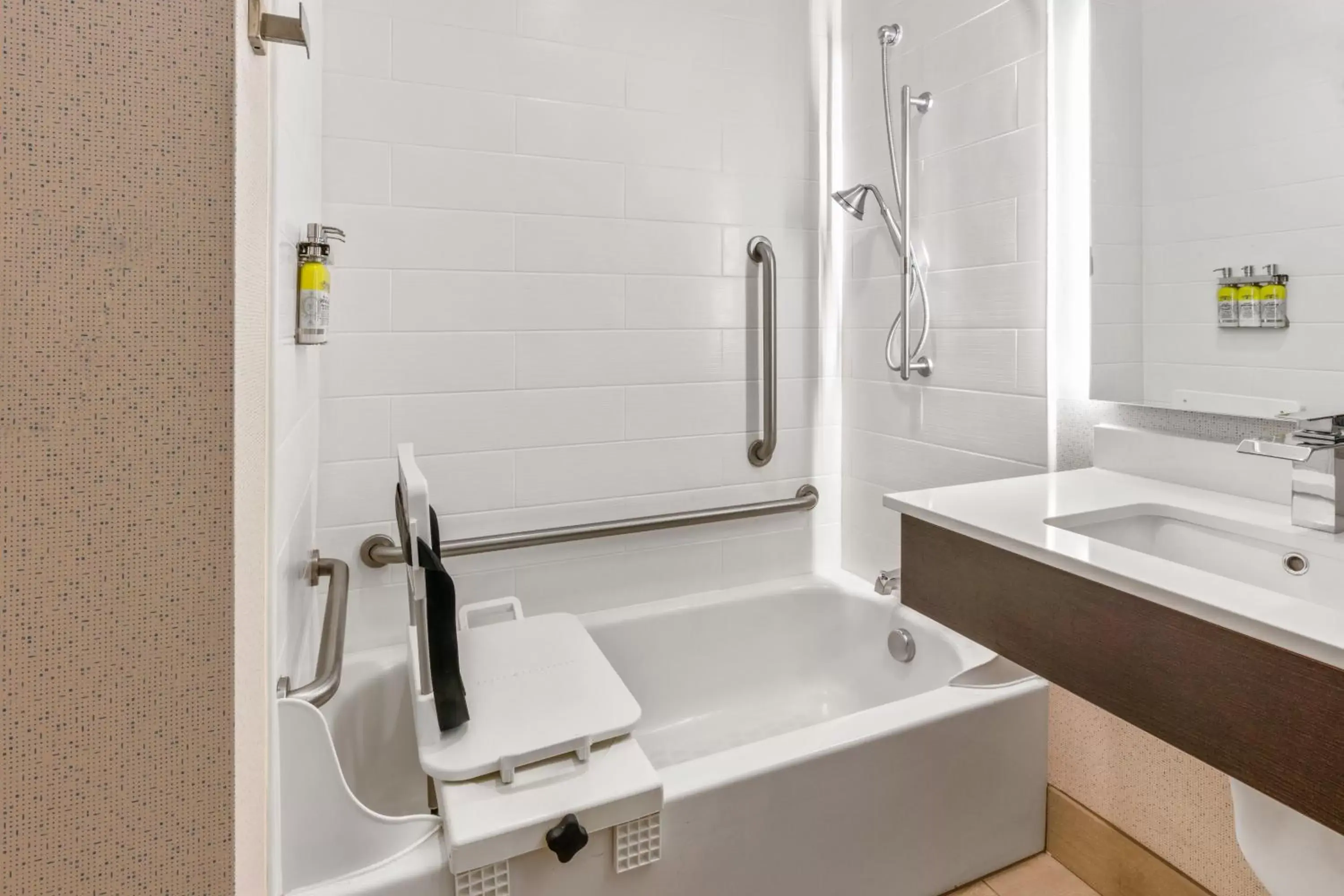 King Suite with Mobility Accessible Tub in Holiday Inn Express Hotel & Suites Klamath Falls Central, an IHG Hotel King Suite with Mobility Accessible Tub in Holiday Inn Express Hotel & Suites Klamath Falls Central, an IHG Hotel