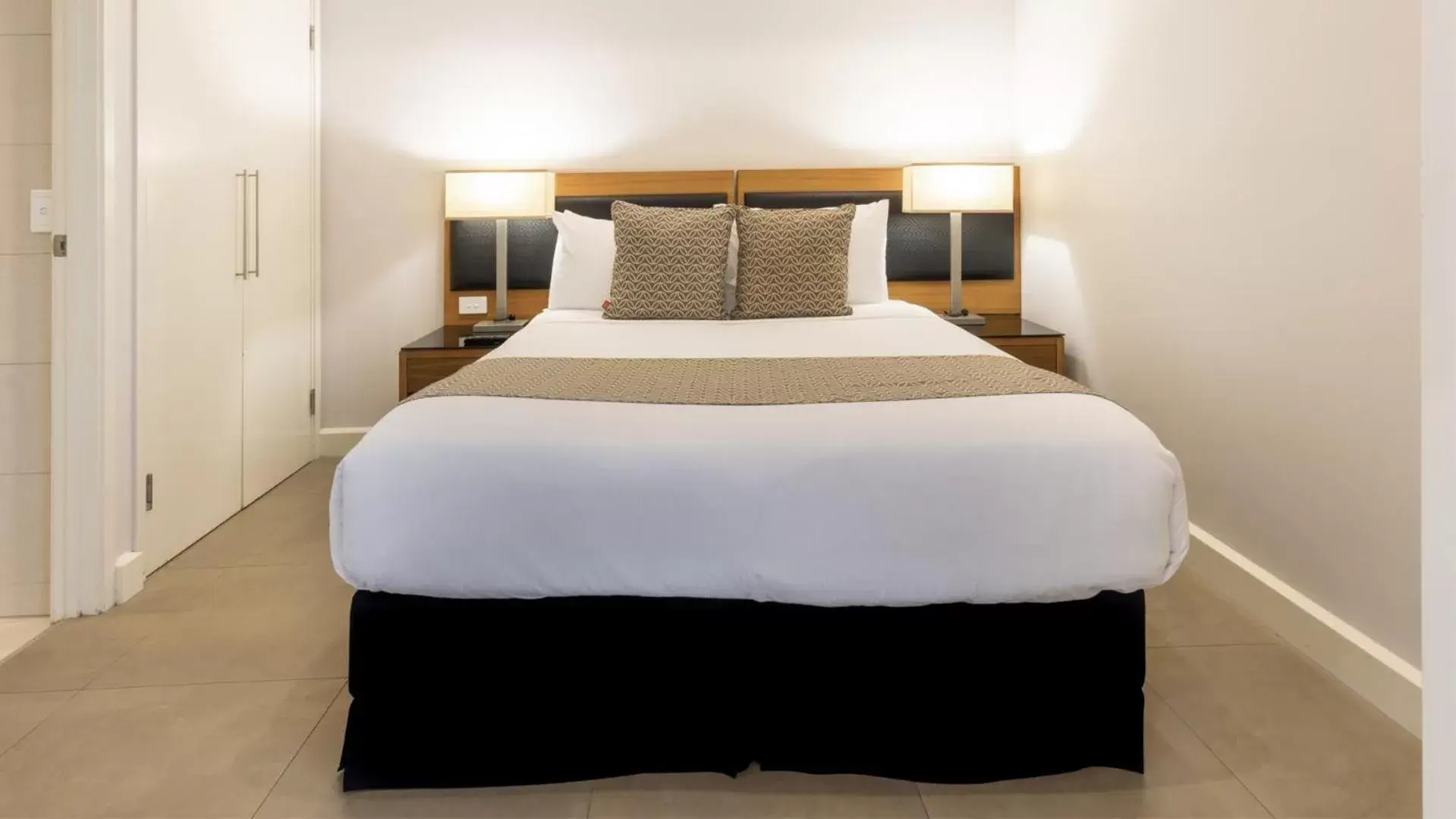 One-Bedroom Apartment - No Housekeeping in Oaks Darwin Elan Hotel One-Bedroom Apartment - No Housekeeping in Oaks Darwin Elan Hotel