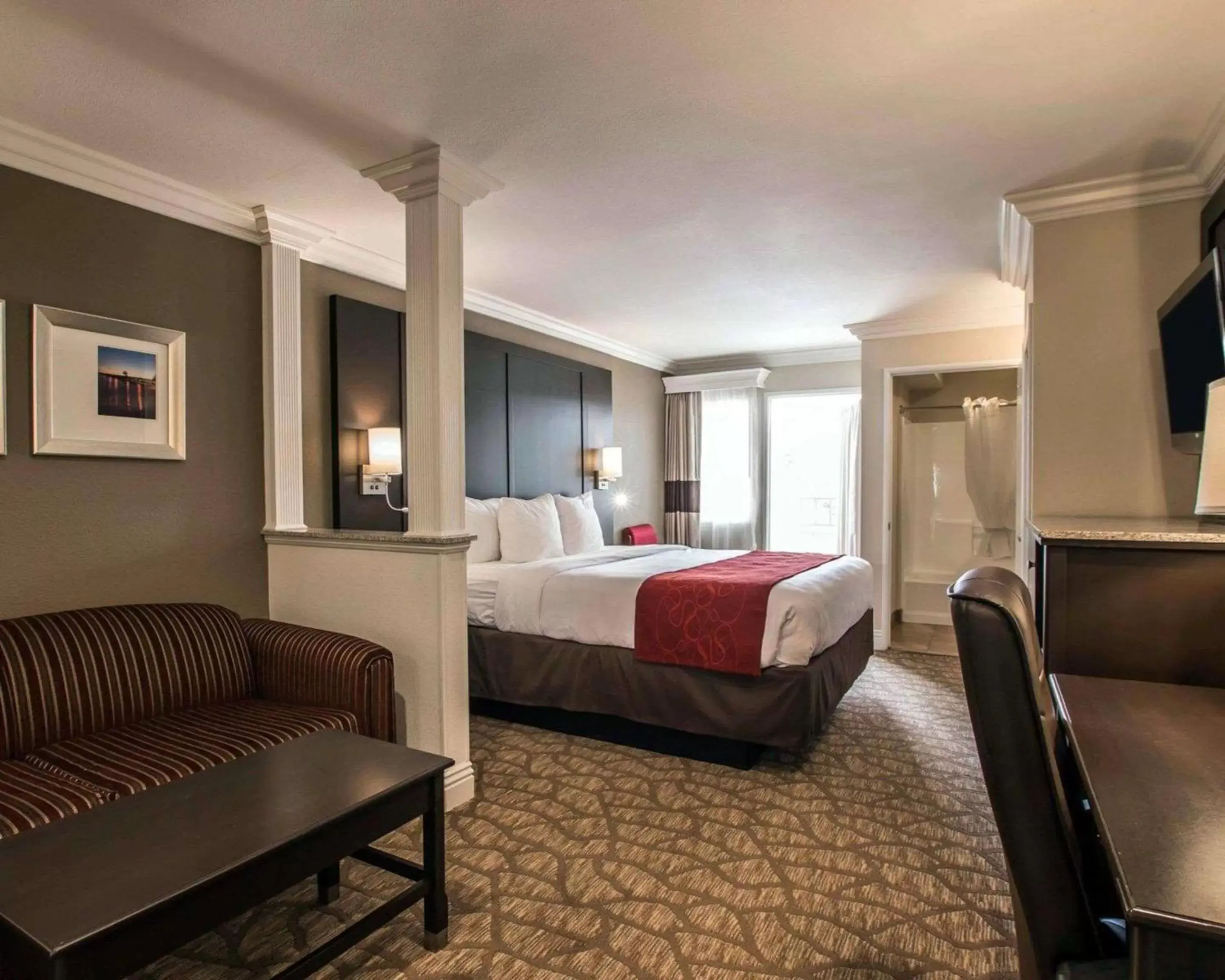 Deluxe Suite, 1 King Bed with Sofa Bed, Jetted Tub, Non Smoking in Comfort Suites San Clemente Beach Deluxe Suite, 1 King Bed with Sofa Bed, Jetted Tub, Non Smoking in Comfort Suites San Clemente Beach