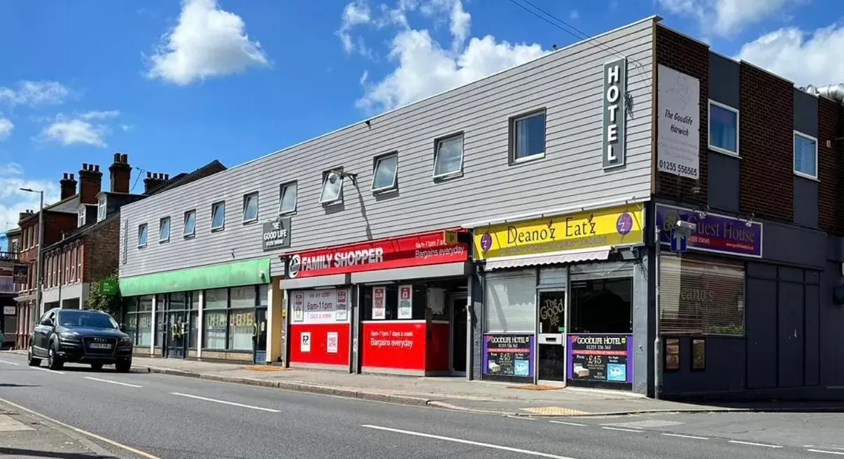 Property Building in The Goodlife Guesthouse Property Building in The Goodlife Guesthouse